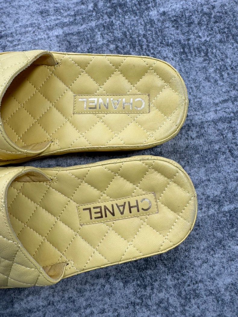 Chanel Chanel Yellow Quilted Slide Sandals Size 35-yf Size US 5 / EU 37 - 6 Thumbnail