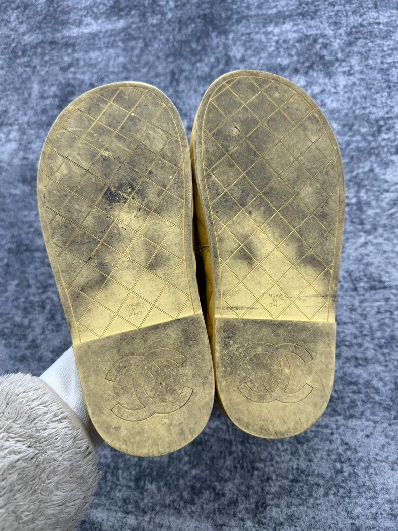 Chanel Chanel Yellow Quilted Slide Sandals Size 35-yf Size US 5 / EU 37 - 3 Thumbnail