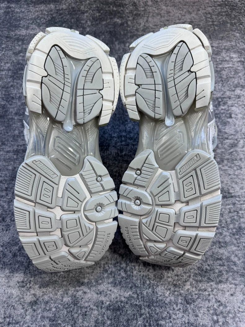 Balenciaga Balenciaga Silver Runner Running Shoes Size 40-yf Size US 7.5 / EU 40-41 - 7 Thumbnail
