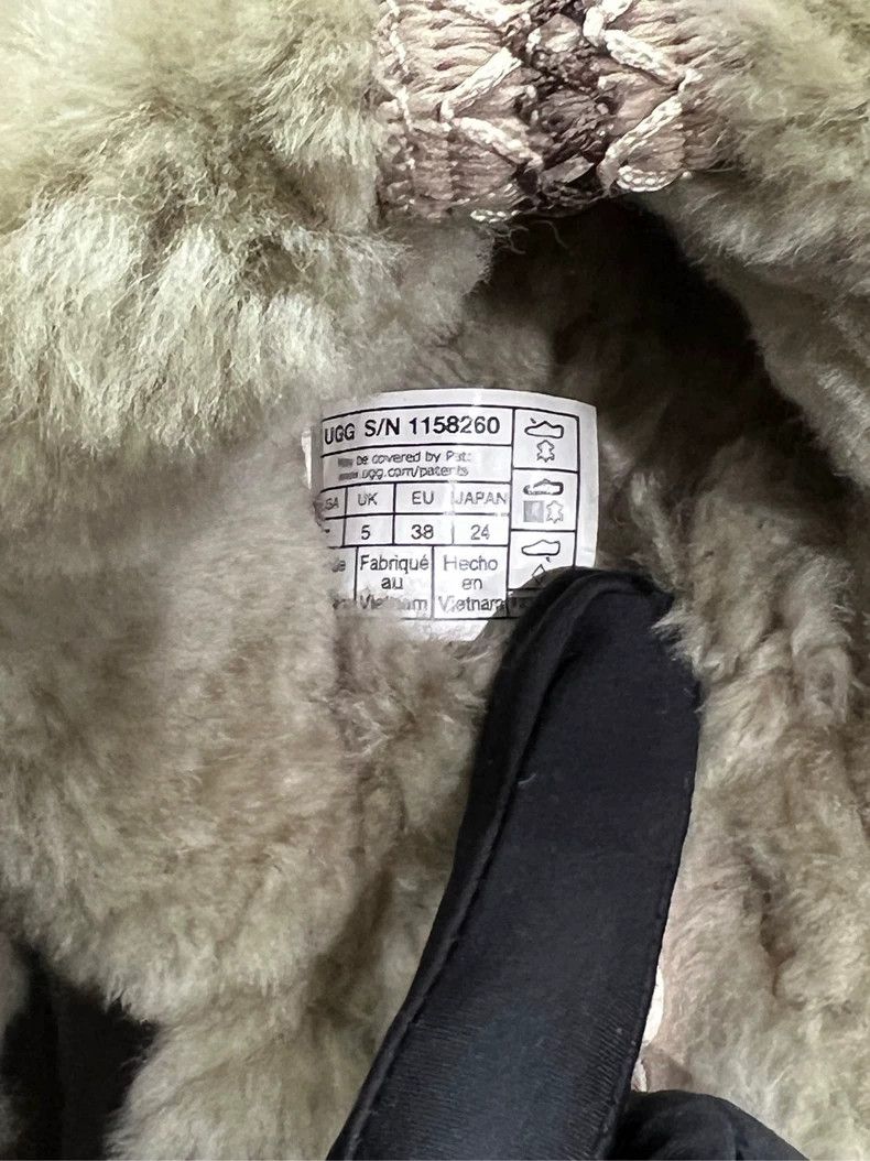 Ugg UGG Sheep Wool Slippers Size 38-yf Size US 7 / EU 40 - 6 Thumbnail