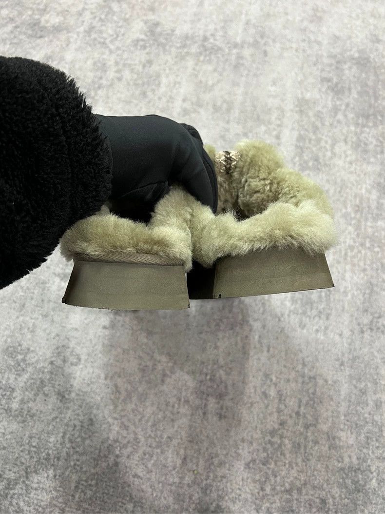 Ugg UGG Sheep Wool Slippers Size 38-yf Size US 7 / EU 40 - 4 Thumbnail