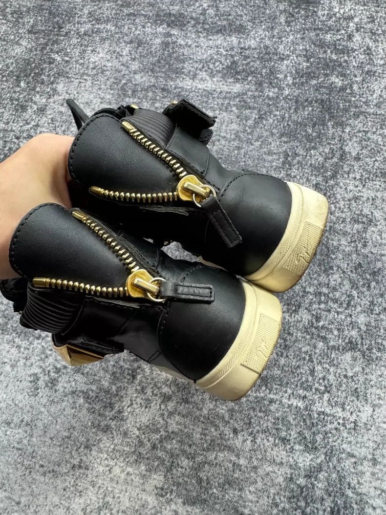 Giuseppe Zanotti Giuseppe Zanotti Black and Gold High-Top Sneakers-yf Size US 5.5 / EU 38 - 5 Thumbnail