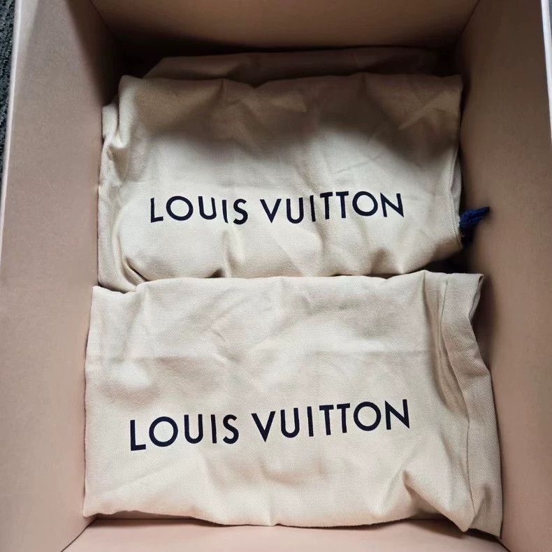 Louis Vuitton Louis Vuitton LV Trainer Sky Blue Sneakers-yf Size US 7.5 / EU 40-41 - 8 Thumbnail