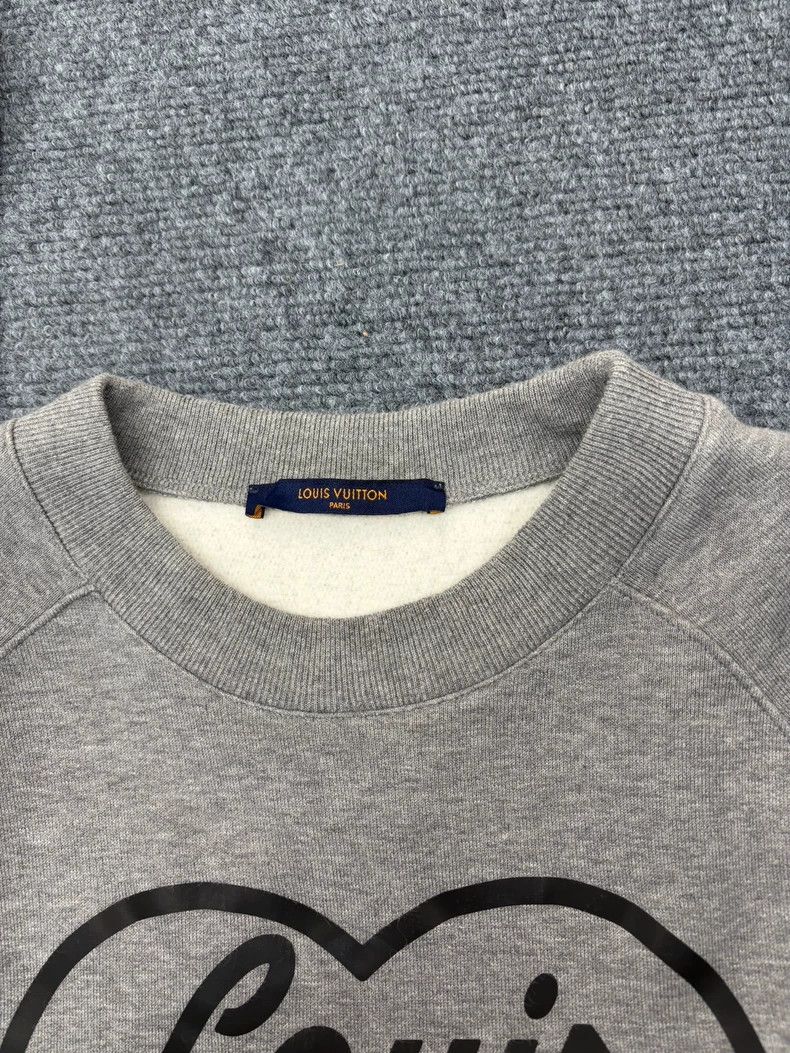 Louis Vuitton Louis Vuitton Heart Sweatshirt Size S-yf Size US S / EU 44-46 / 1 - 3 Thumbnail