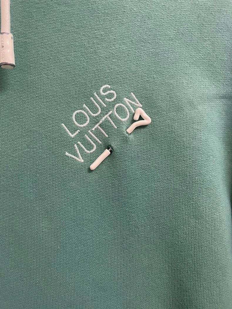 Louis Vuitton Louis Vuitton Logo Hoodie Sweatshirt-yf Size US XXS / EU 40 - 2 Thumbnail