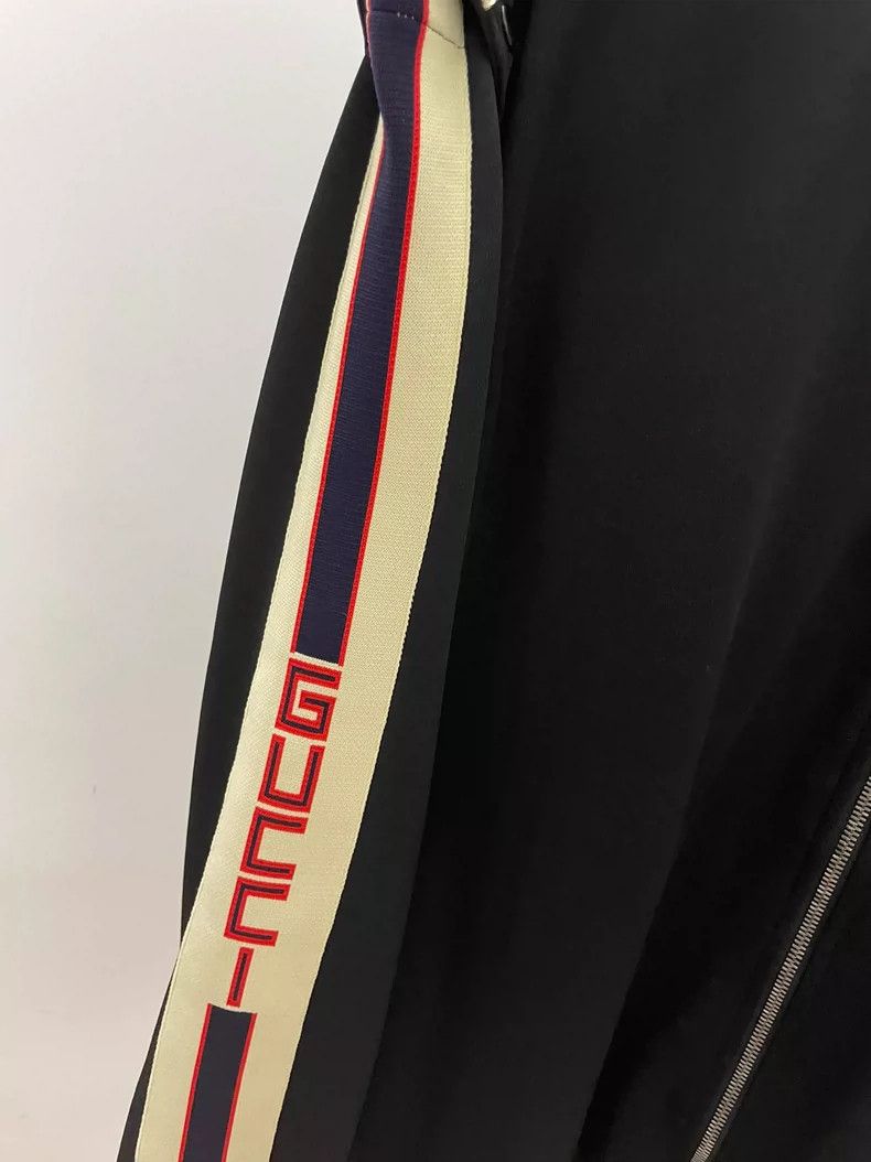 Gucci Gucci Side Logo Jacket with Detachable Sleeves-yf Size US L / EU 52-54 / 3 - 3 Thumbnail