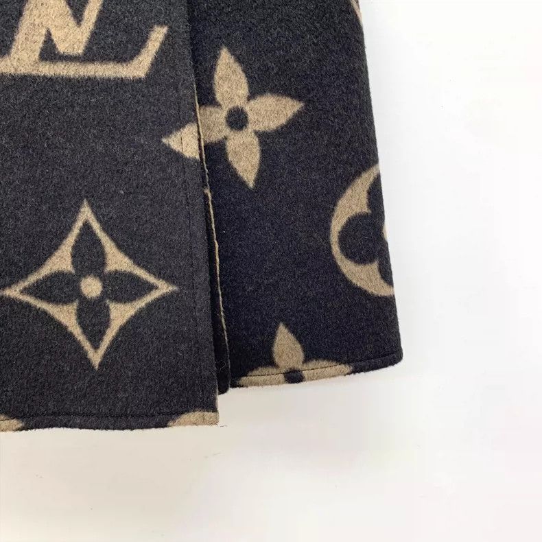 Louis Vuitton Louis Vuitton Wool Skirt with Monogram Print-yf Size US 34 / EU 50 - 4 Thumbnail