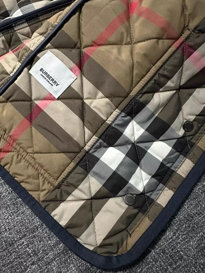 Burberry Burberry Blue Women's Diamond Quilted Jacket-yf Size US S / EU 44-46 / 1 - 7 Thumbnail