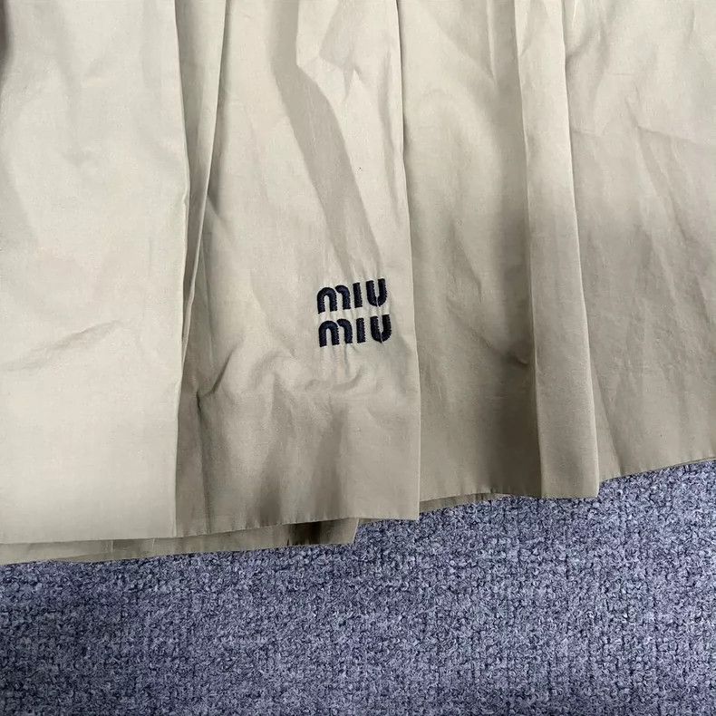 Miu Miu Miumiu Embroidered Logo Pleated Skirt Khaki-yf Size US 38 / EU 54 - 4 Thumbnail