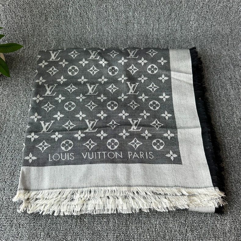 Louis Vuitton Louis Vuitton Classic Print Scarf Shawl-yf Size ONE SIZE - 2 Thumbnail