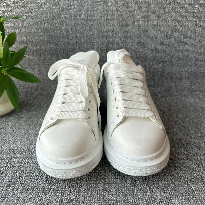 Alexander McQueen Alexander McQueen Oversized Sneaker in Blue-yf Size US 8 / EU 41 - 2 Thumbnail