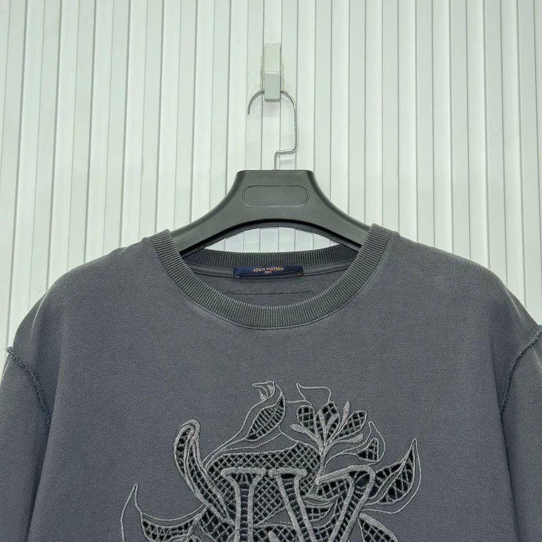 Louis Vuitton Louis Vuitton Embroidered Short Sleeve T-Shirt-yf Size US XL / EU 56 / 4 - 3 Thumbnail