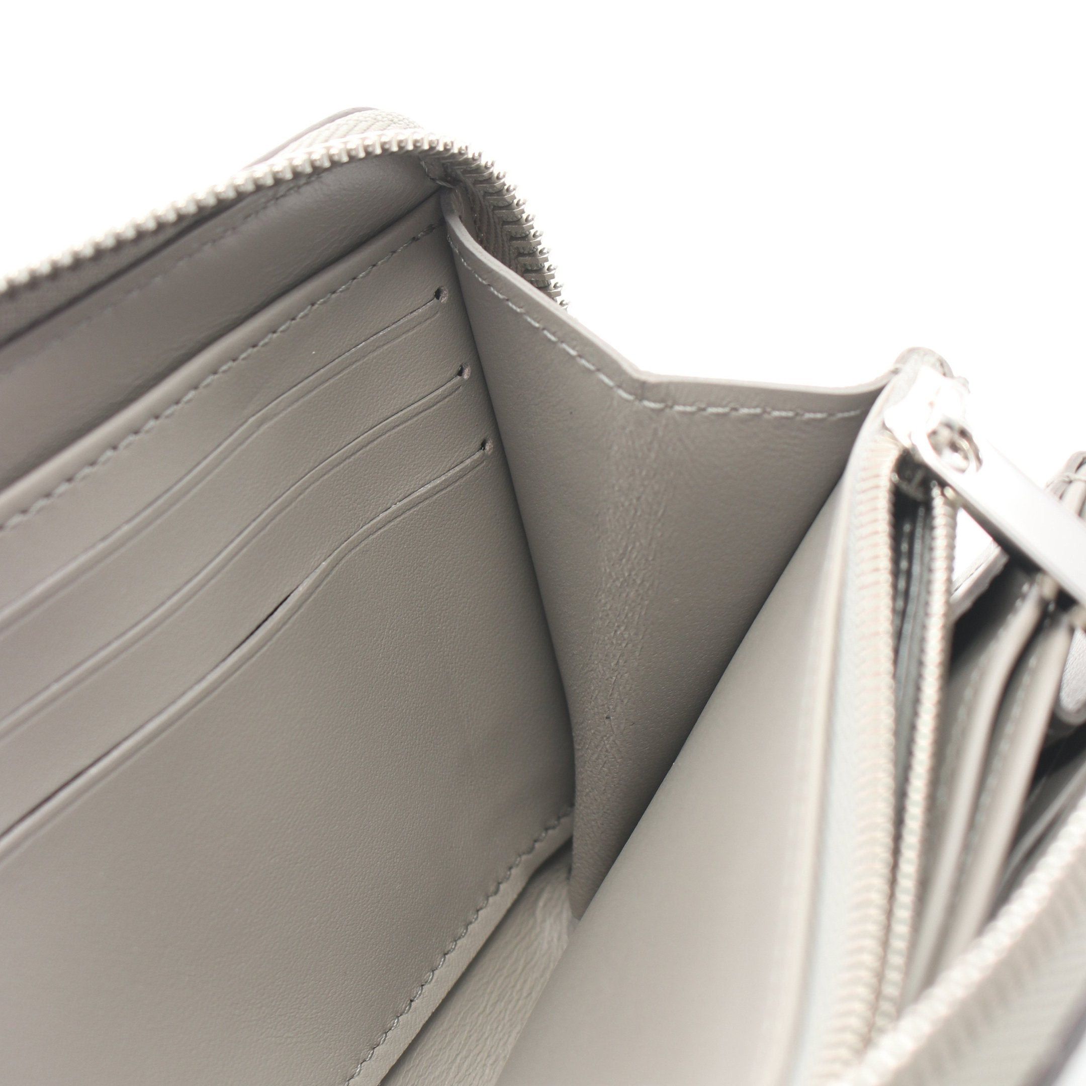 Louis Vuitton Louis Vuitton Zippy Wallet Monogram Mahina Metallic Round Zipper Leather Gray Size ONE SIZE - 6 Thumbnail
