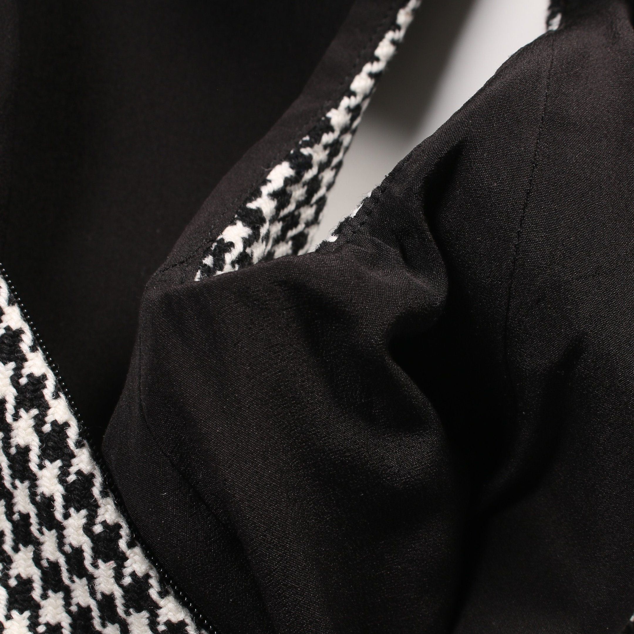 Dior Dior Bee Embroidery One Piece High Neck No Sleeve Houndstooth Wool Nylon White Black Size ONE SIZE - 8 Thumbnail