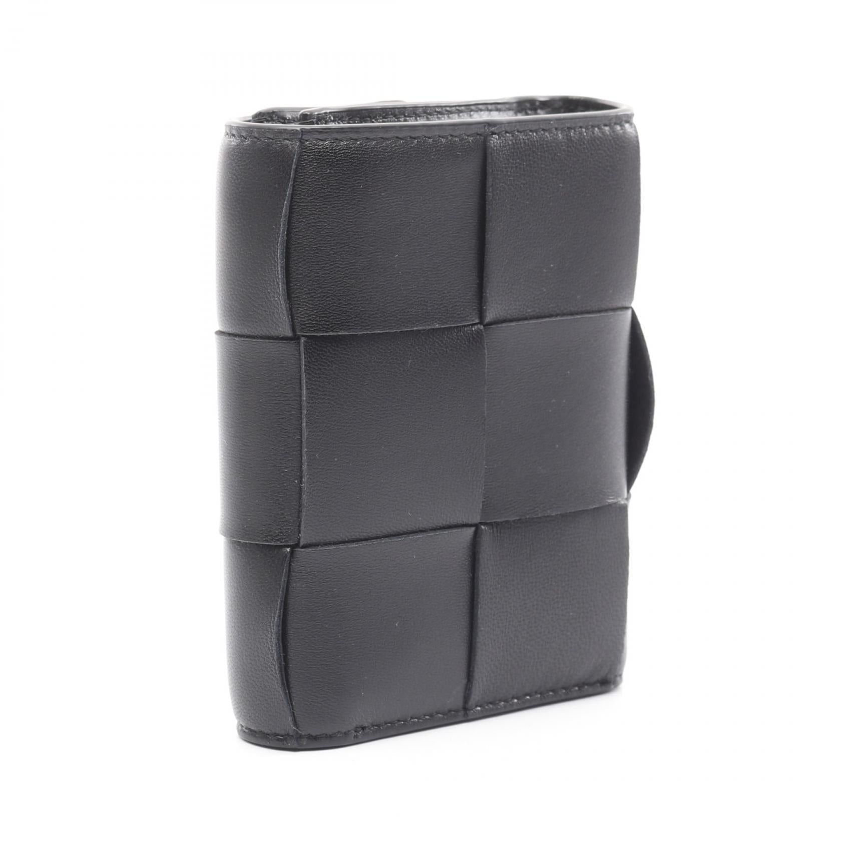 Bottega Veneta Bottega Veneta Cassette Maxi Intrecciato Trifold Wallet Leather Black Size ONE SIZE - 2 Thumbnail