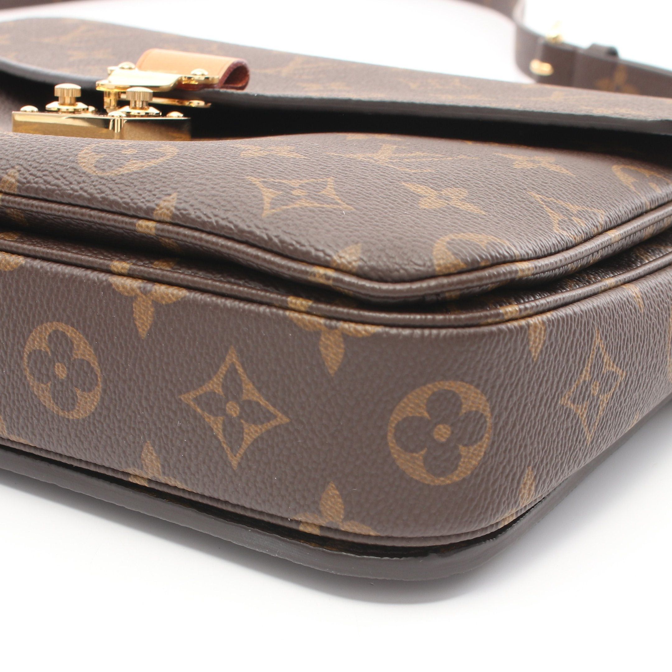 Louis Vuitton Louis Vuitton Pochette Metis Mm Monogram Handbag Leather Brown Size ONE SIZE - 10 Thumbnail
