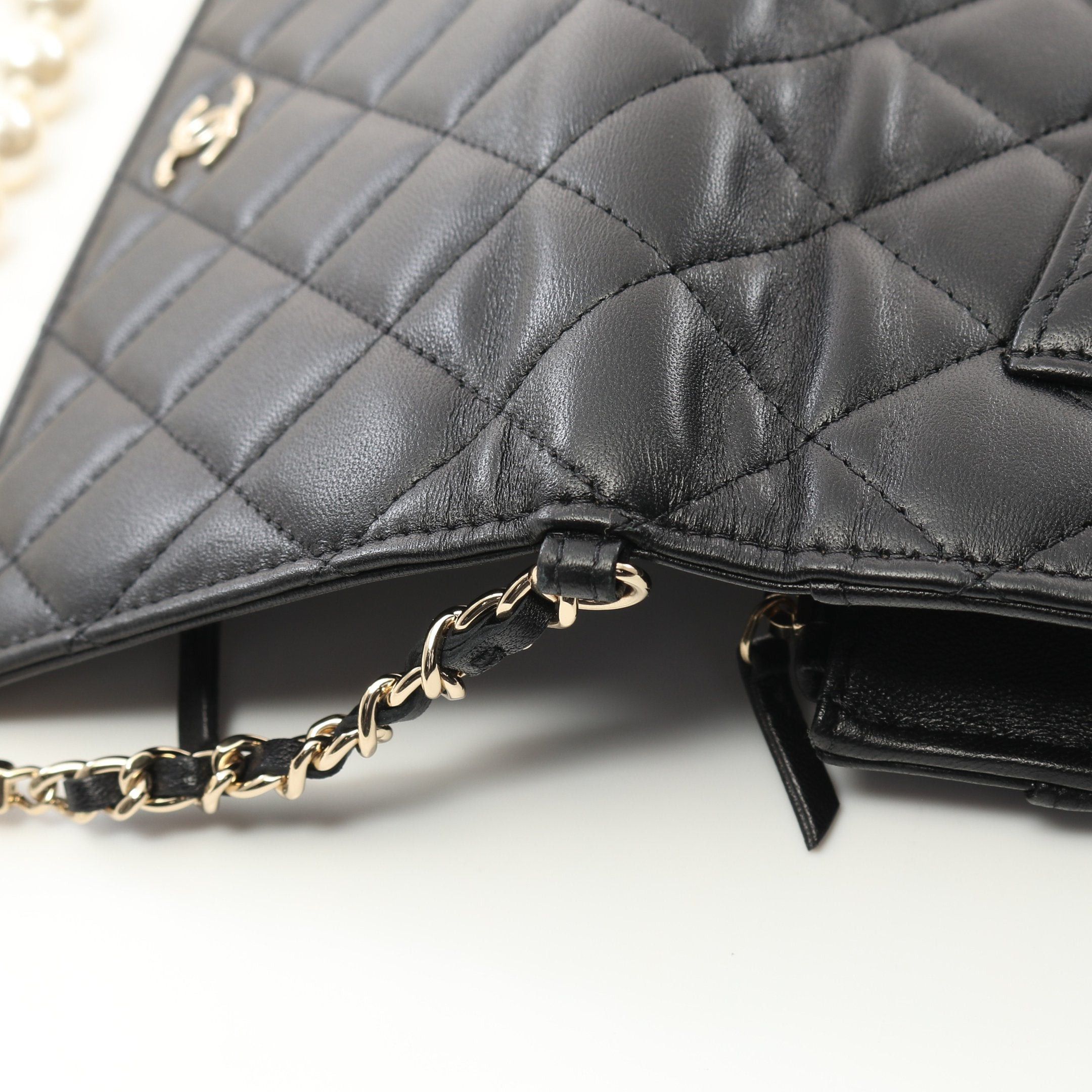 Chanel Chanel Matelasse Chain Wallet Lambskin Black Gold Hardware Fake Pearl Size ONE SIZE - 8 Thumbnail