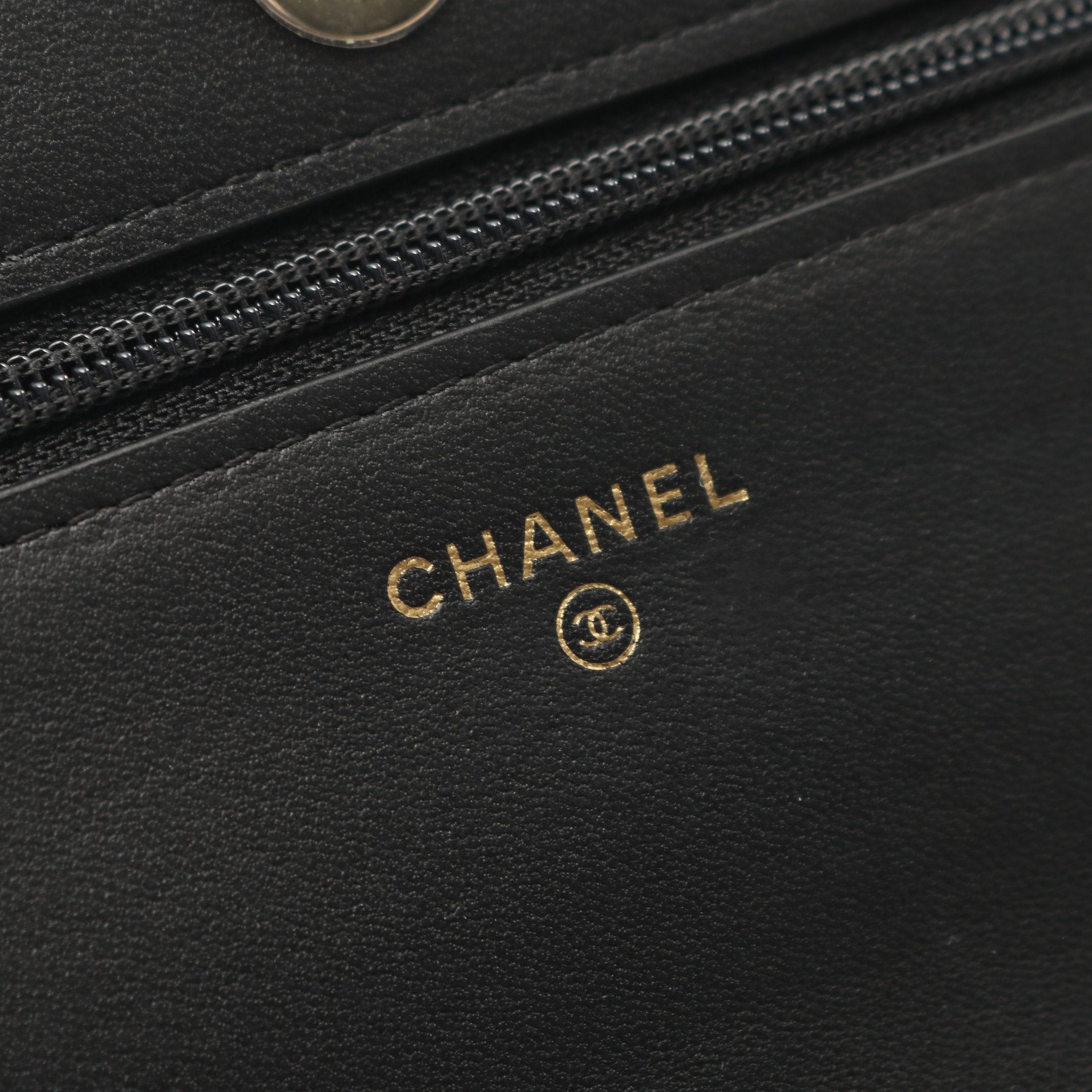 Chanel Chanel Matelasse Chain Wallet Lambskin Black Gold Hardware Fake Pearl Size ONE SIZE - 4 Thumbnail