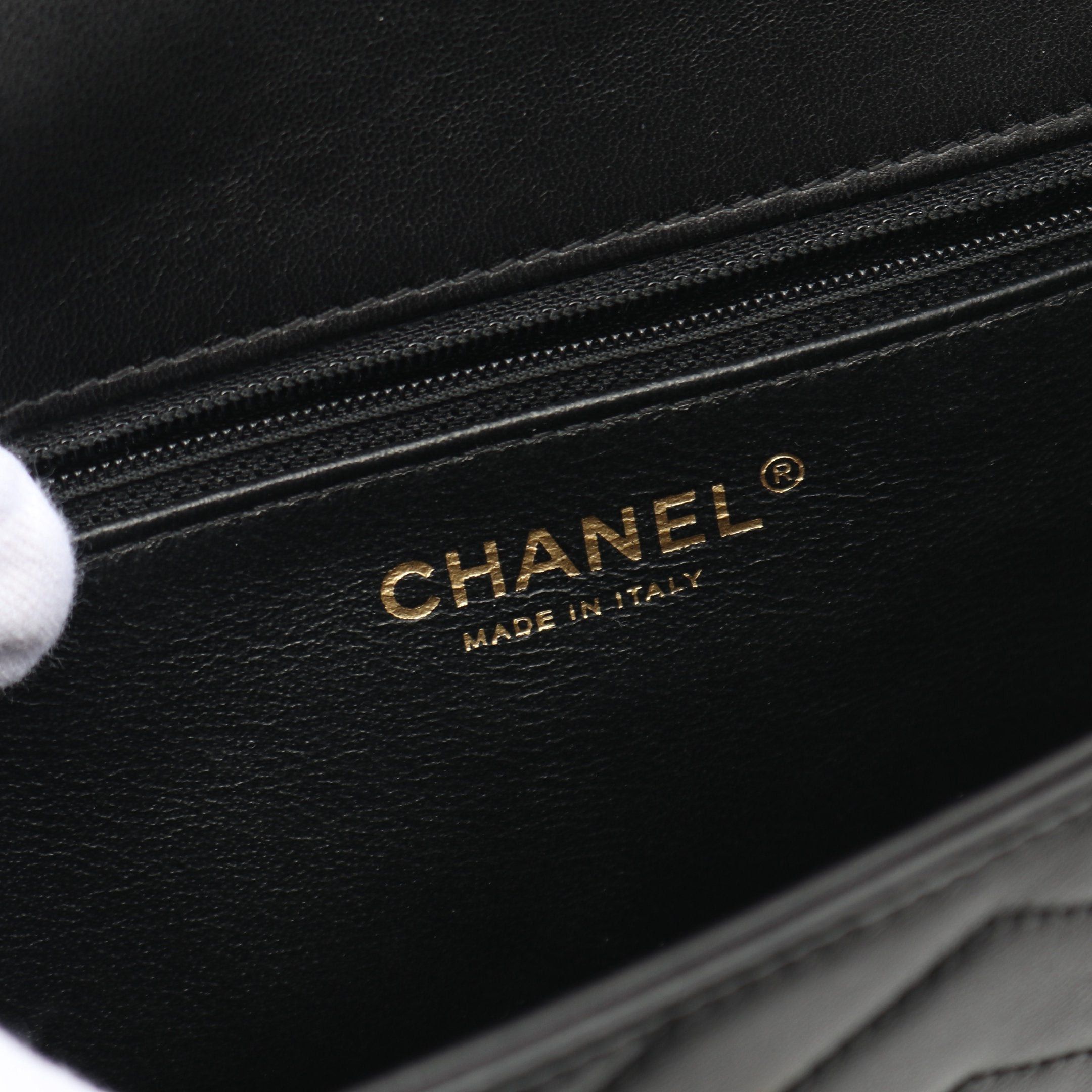 Chanel Chanel Chevron V-Stitch Chain Shoulder Bag Lambskin Black Gold Hardware Size ONE SIZE - 4 Thumbnail