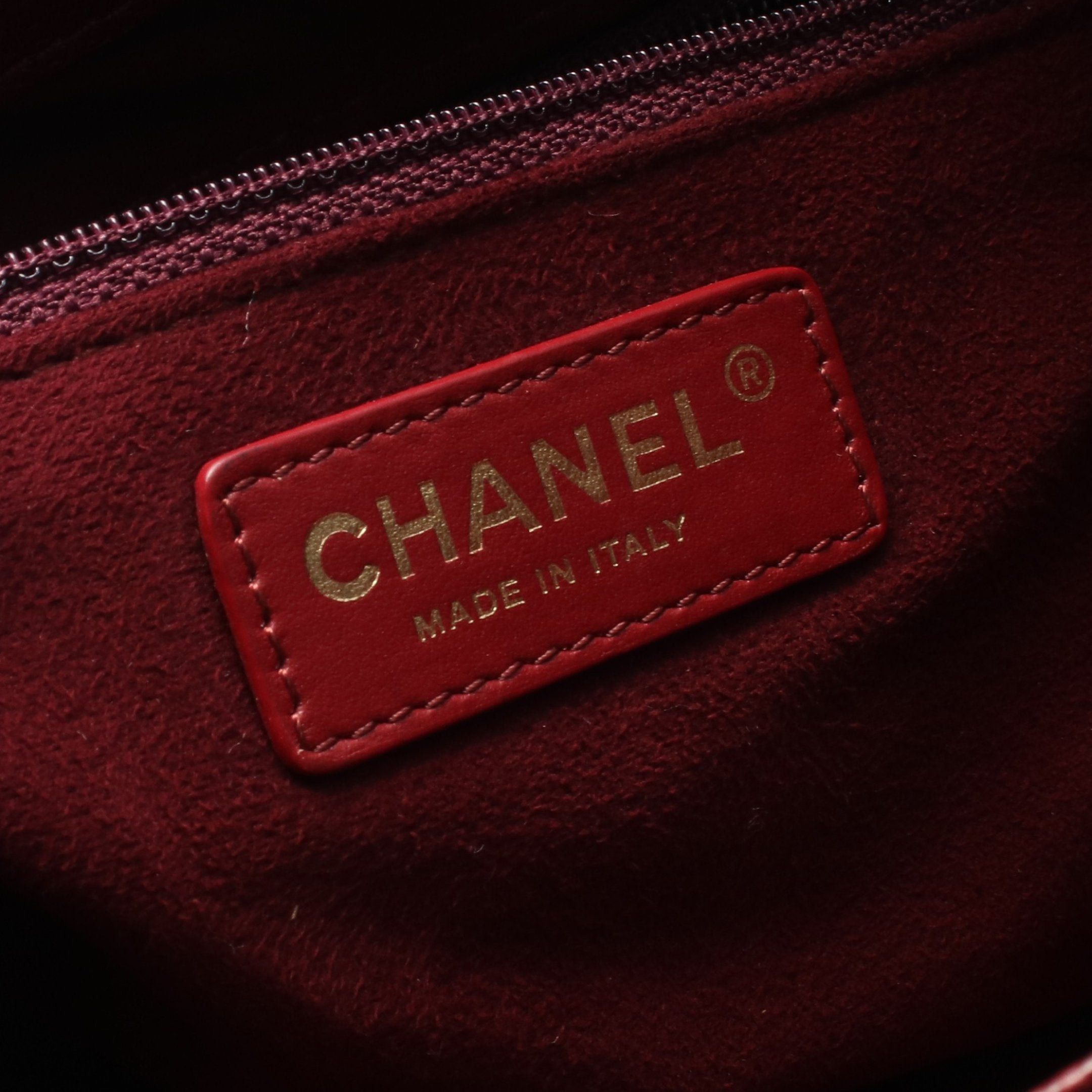 Chanel Chanel Deauville Chain Shoulder Bag Caviar Skin Bordeaux Gold Hardware Studs Purse Size ONE SIZE - 4 Thumbnail