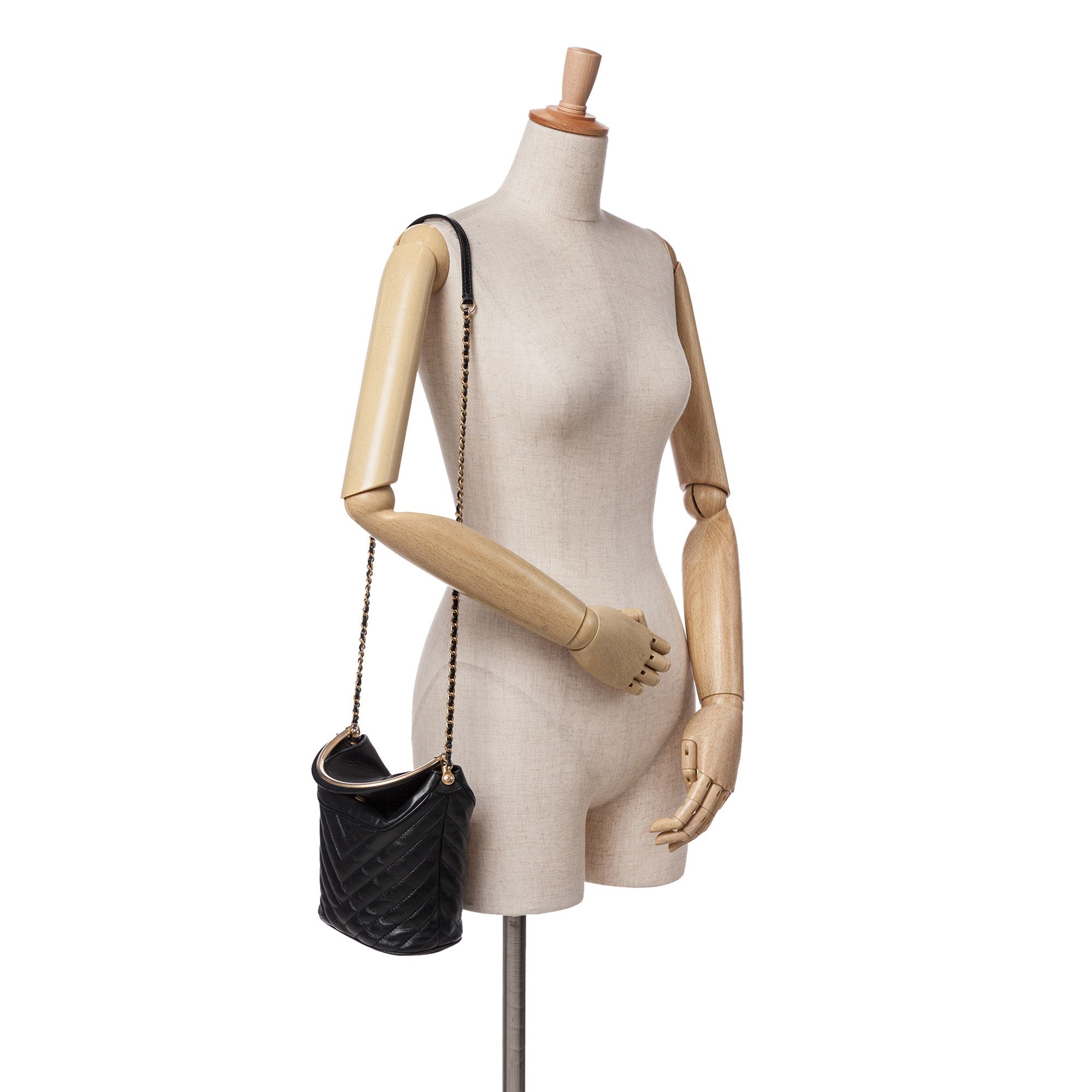 Chanel Chanel Quilted Chevron Lambskin Handle with Chic Bucket Bag Size ONE SIZE - 10 Thumbnail