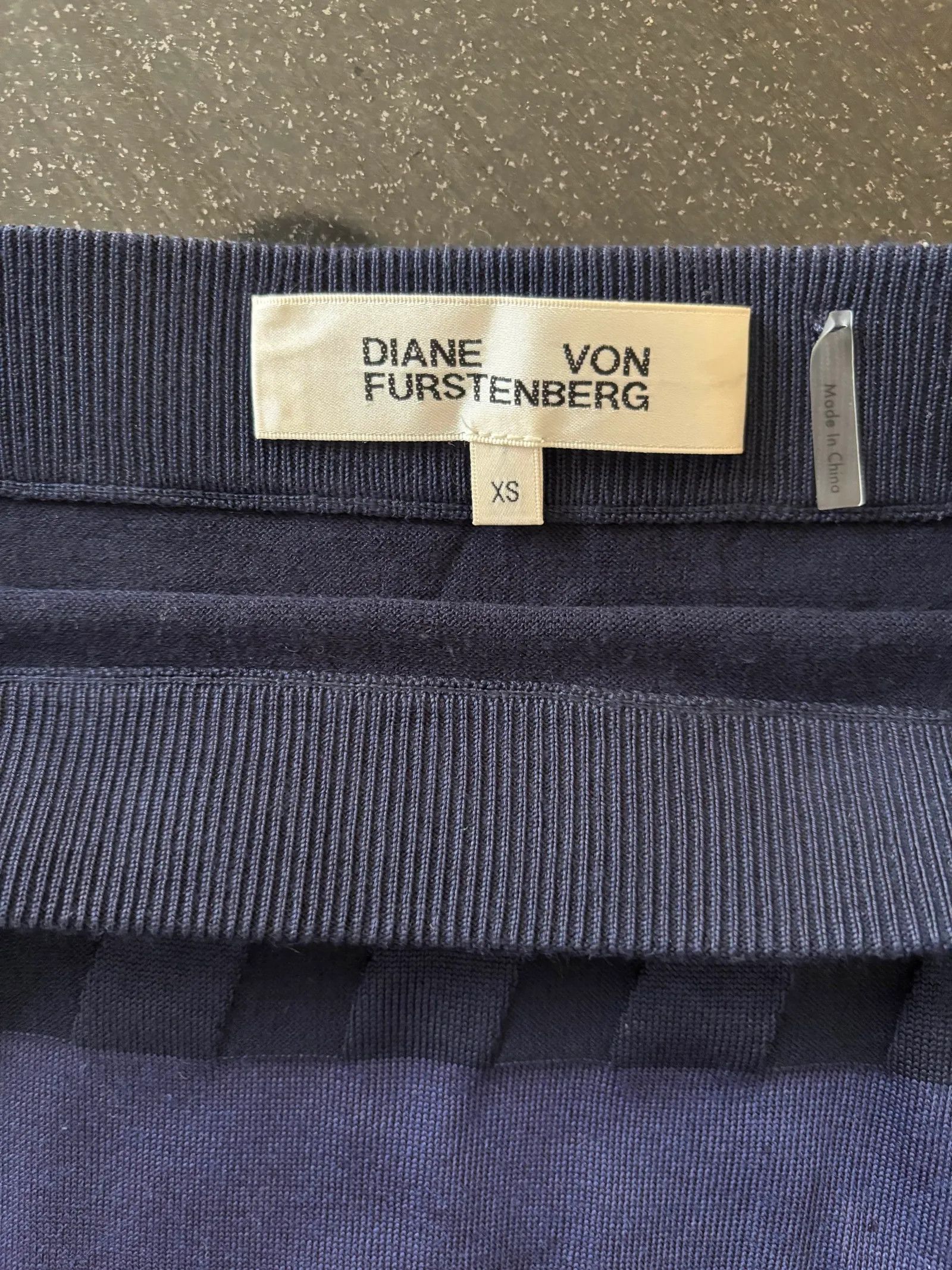 Diane von Furstenberg Diane von Furstenberg Skirt Size 25" / US 0 / IT 36 - 2 Thumbnail