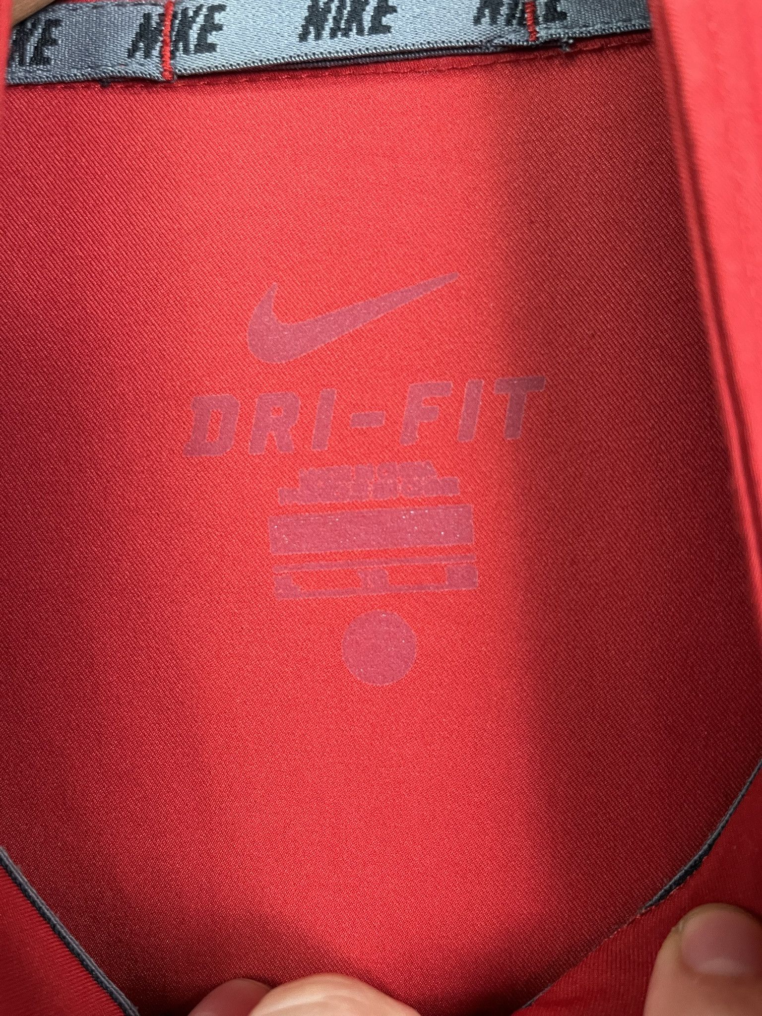 Nike Vintage Y2K Nike Red Zip Up Light Sweatshirt Windbreaker Size XL Size US XL / EU 56 / 4 - 2 Thumbnail