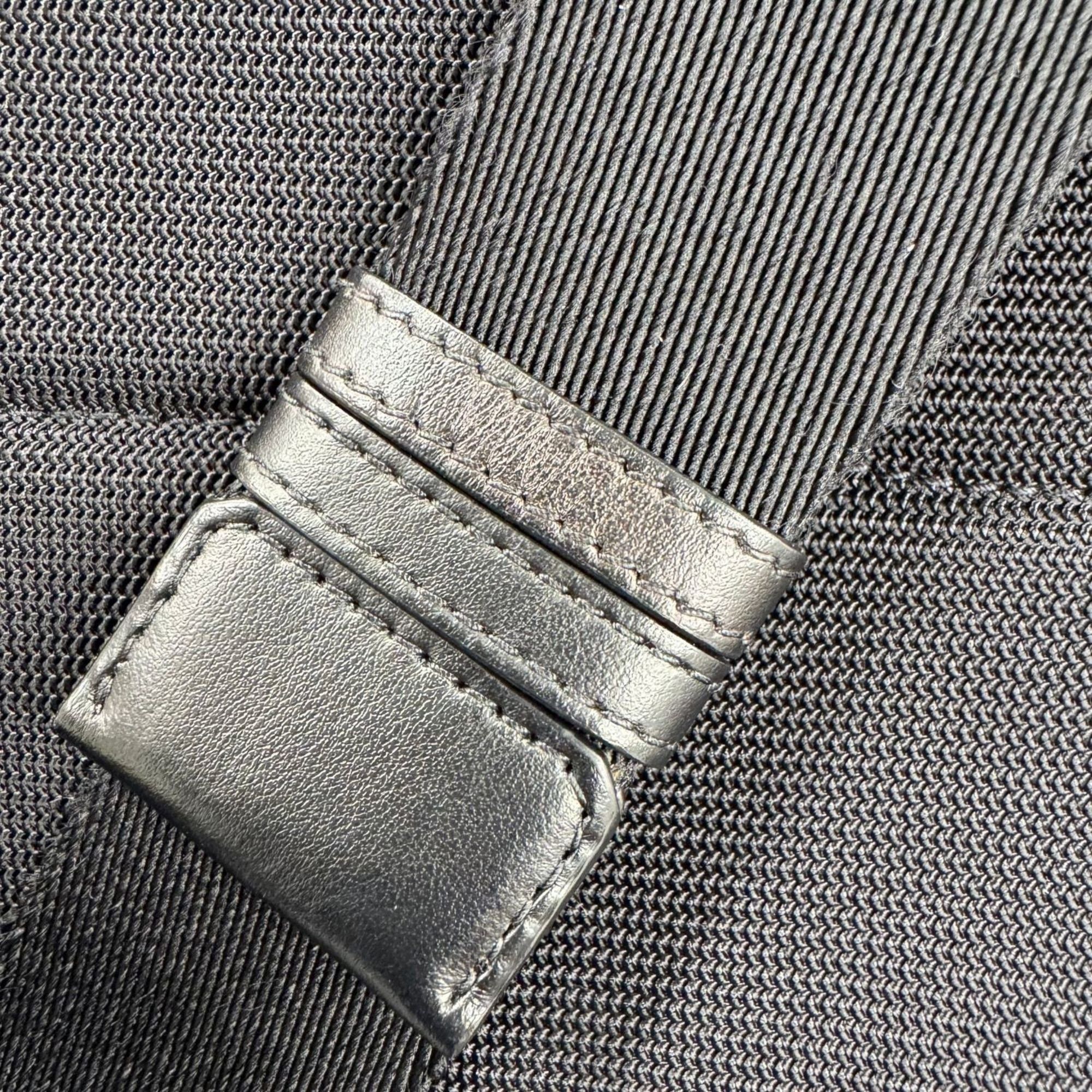 Burberry Burberry Body Bag Waist Shoulder Metallic Silver Leather Men Women Size ONE SIZE - 10 Thumbnail