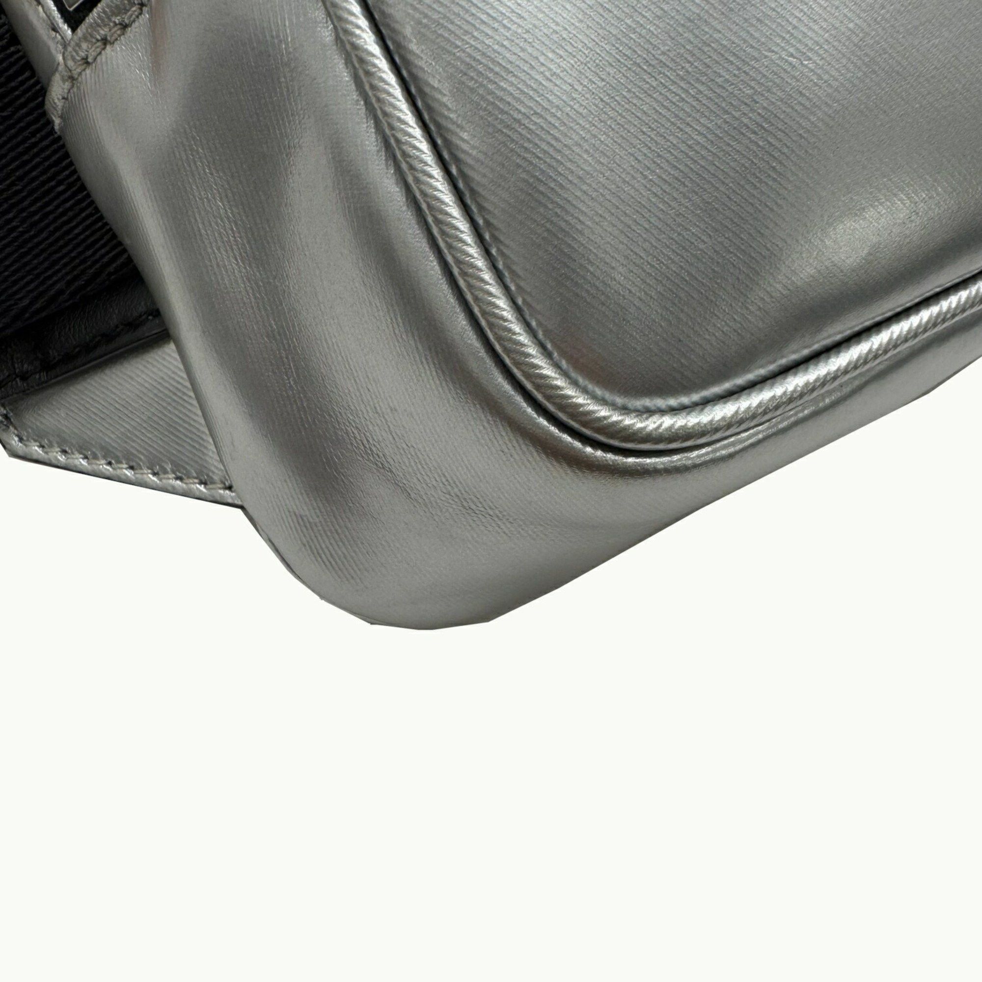 Burberry Burberry Body Bag Waist Shoulder Metallic Silver Leather Men Women Size ONE SIZE - 6 Thumbnail