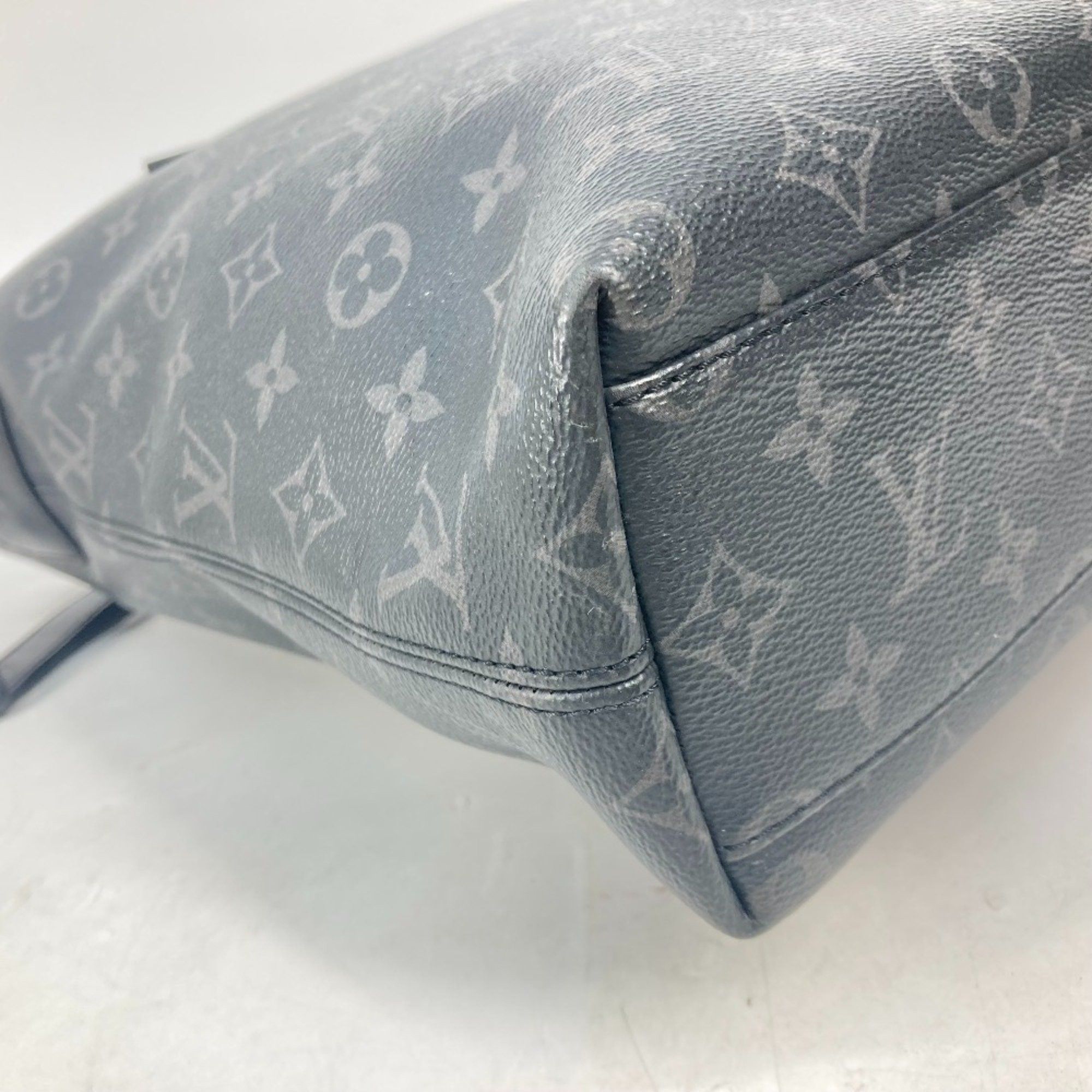 Louis Vuitton Louis Vuitton Explorer tote Size ONE SIZE - 7 Thumbnail