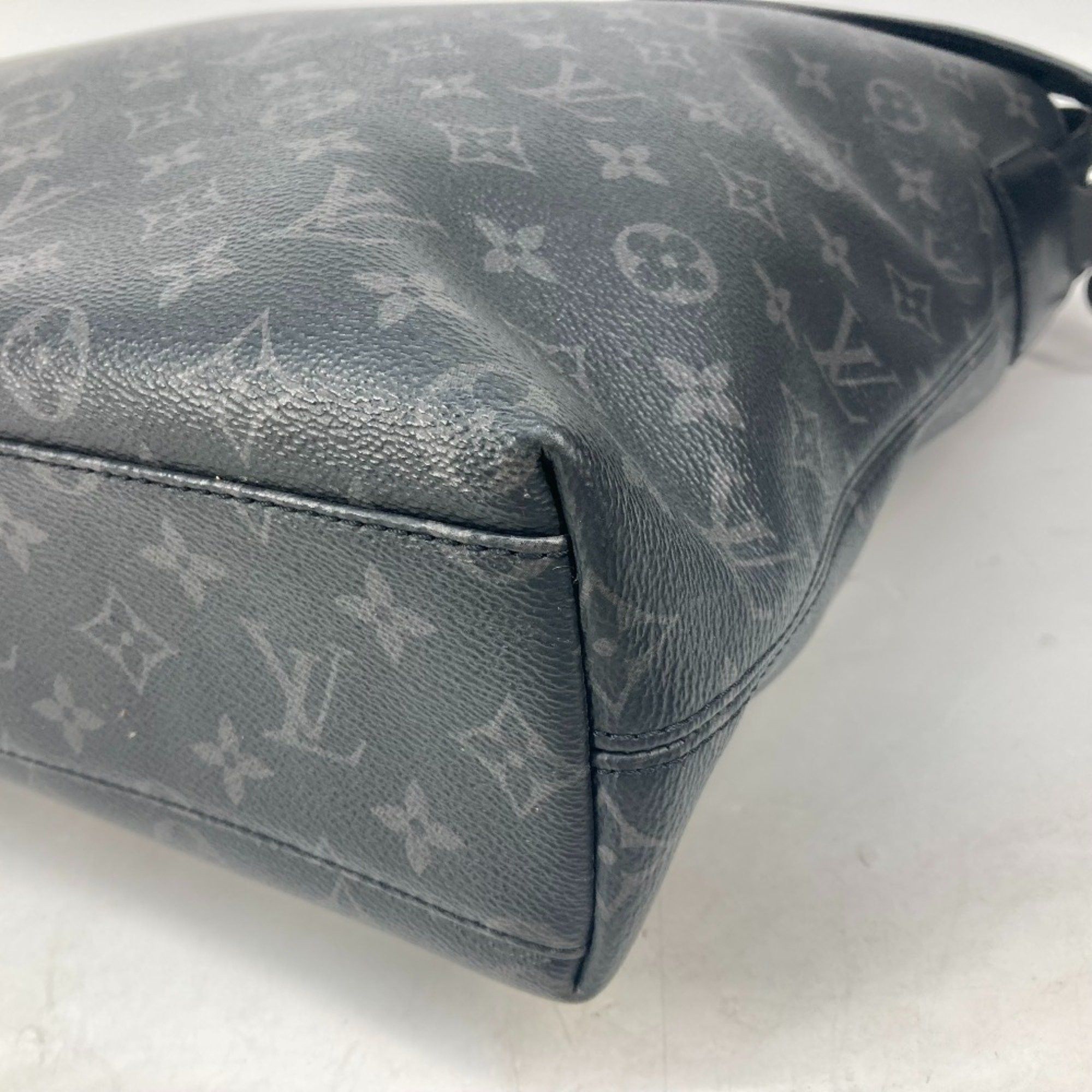 Louis Vuitton Louis Vuitton Explorer tote Size ONE SIZE - 8 Thumbnail