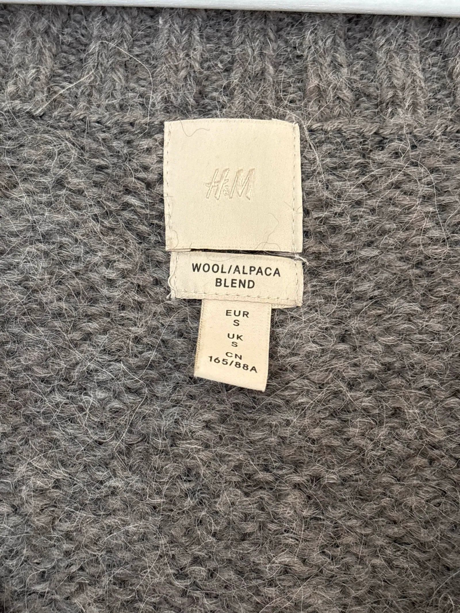 H&M H&M Sweater Size S / US 4 / IT 40 - 2 Thumbnail