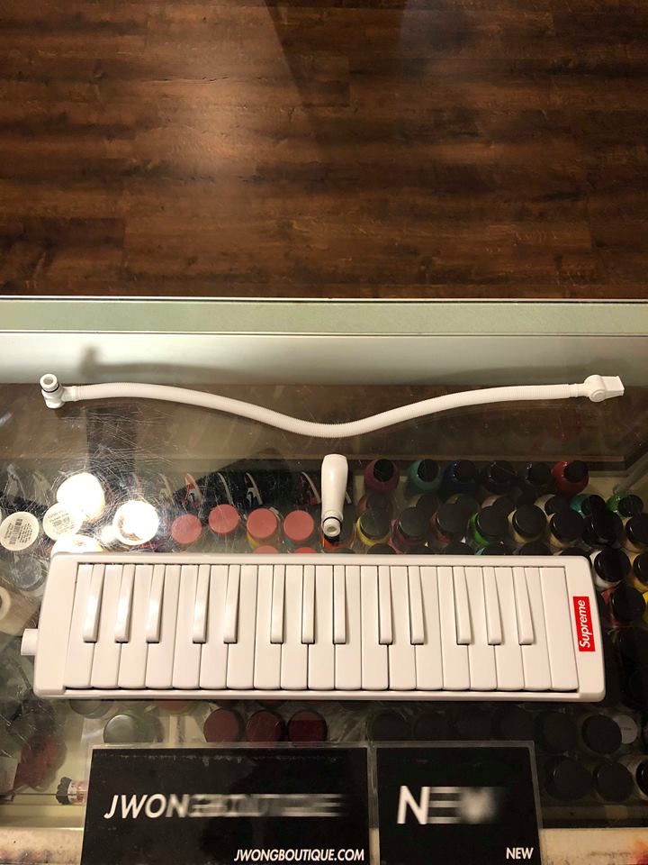 Supreme 2018 Supreme Hohner Melodica White | Grailed