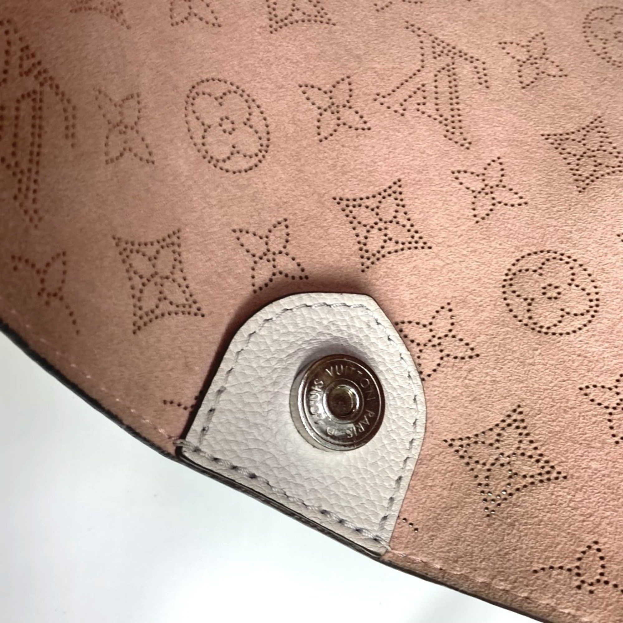 Louis Vuitton Louis Vuitton Mahina shoulder Size ONE SIZE - 11 Thumbnail