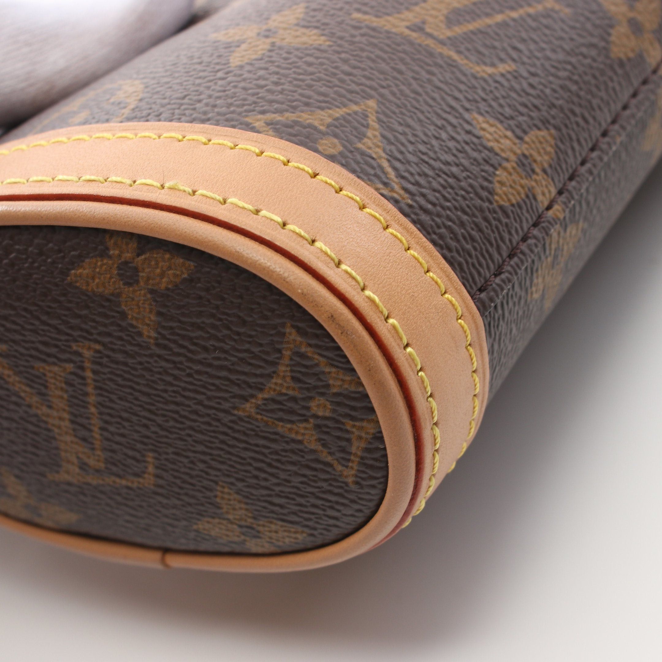 Louis Vuitton Louis Vuitton Fold Me Pouch Monogram Shoulder Bag Leather Brown Size ONE SIZE - 6 Thumbnail