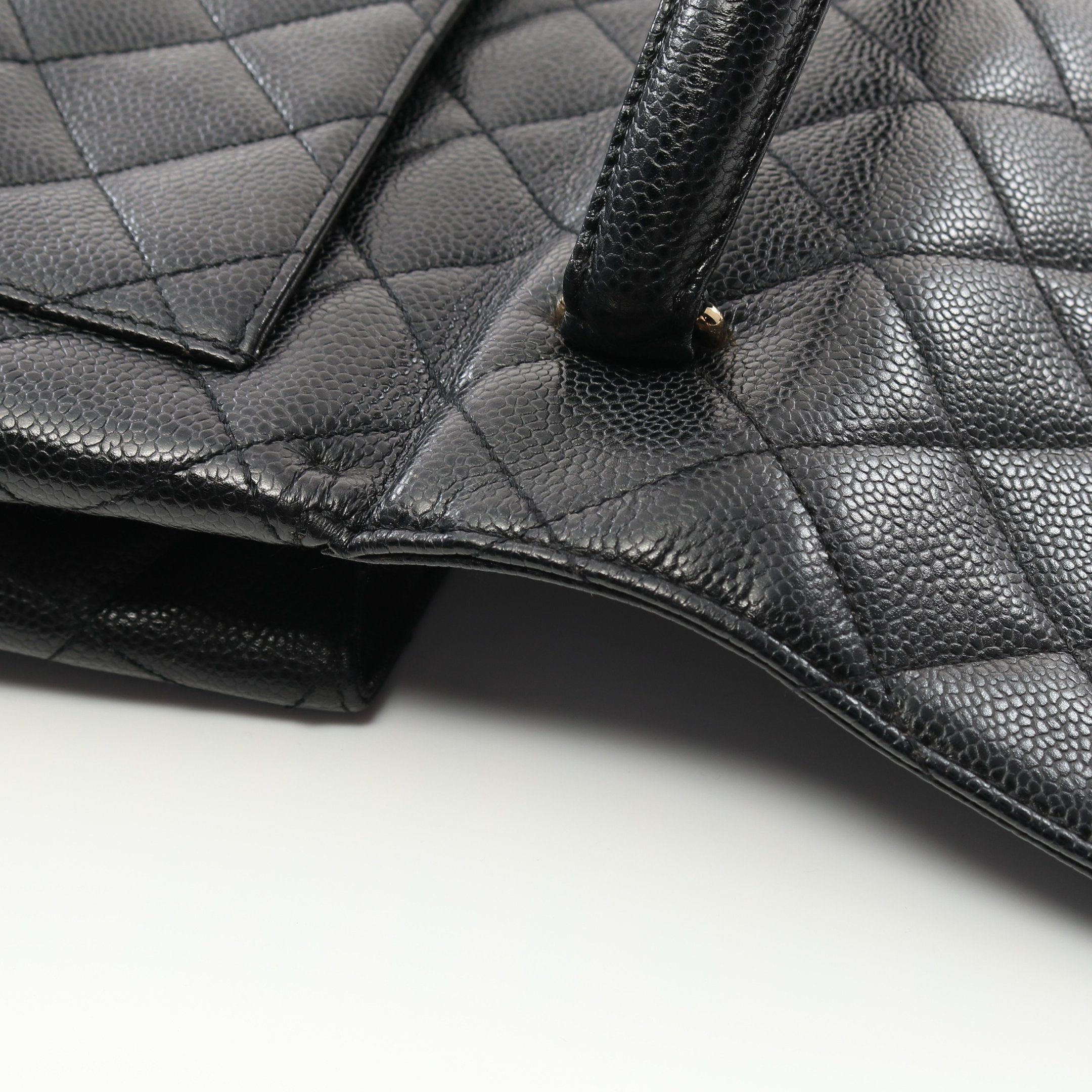 Chanel Chanel Matelasse Handbag Caviar Skin Black Gold Hardware Size ONE SIZE - 10 Thumbnail