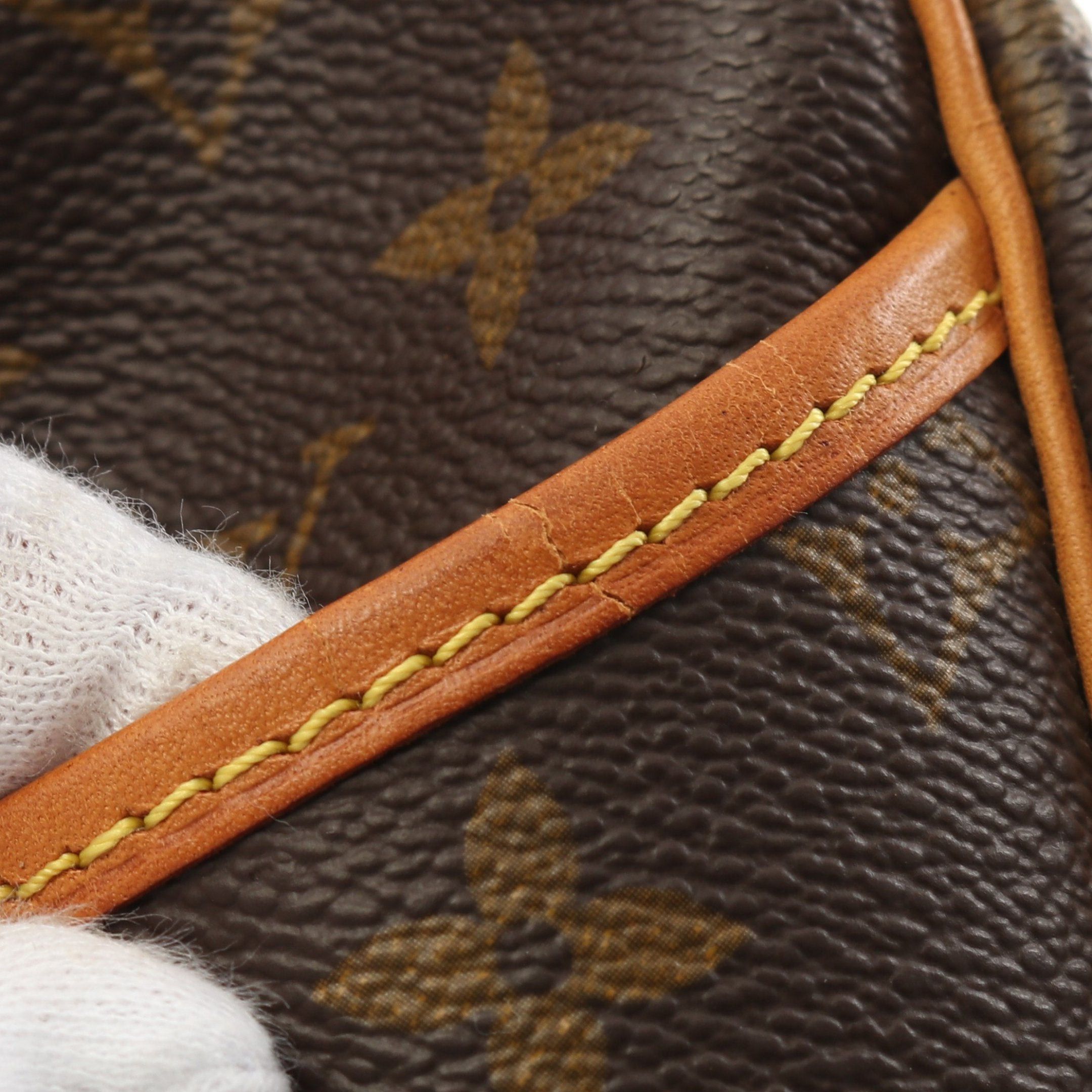 Louis Vuitton Louis Vuitton Deauville Bowling Vanity Monogram Handbag Leather Brown Size ONE SIZE - 6 Thumbnail