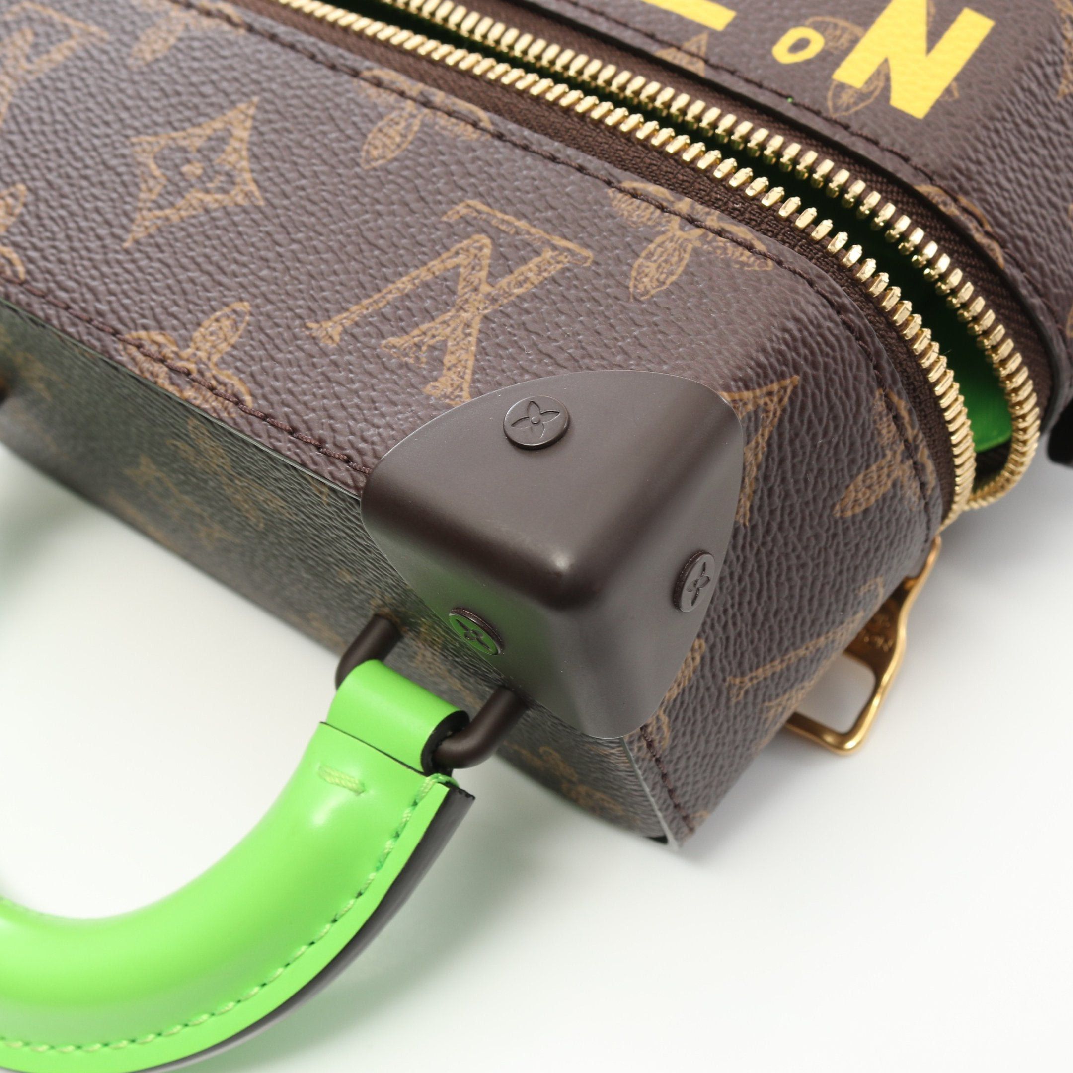 Louis Vuitton Louis Vuitton Vertical Box Trunk Monogram Handbag Leather Brown Light Green Size ONE SIZE - 6 Thumbnail