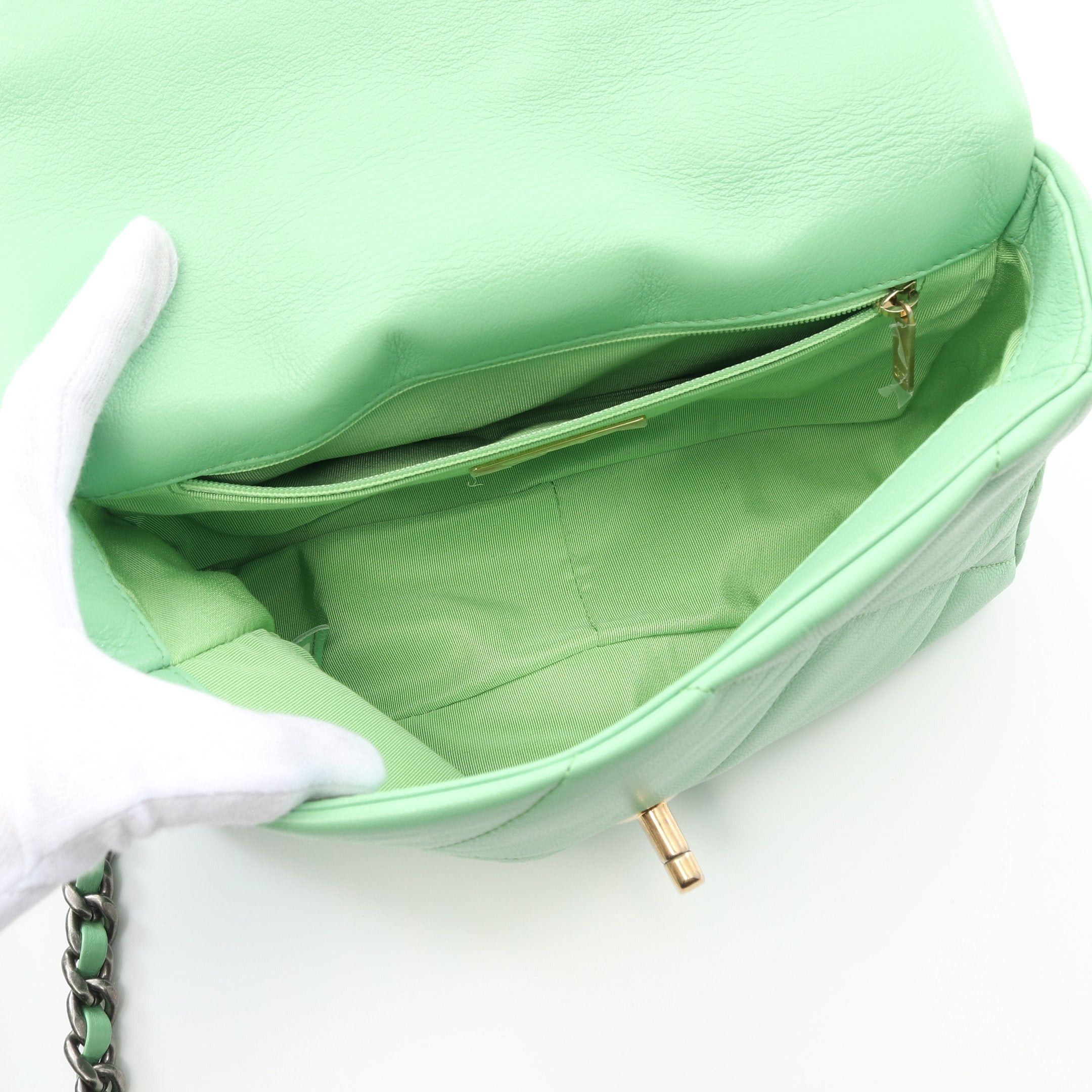 Chanel Chanel 19 Dizeneuf Matelasse Chain Shoulder Bag Lambskin Yellow-Green Combination Metal Fittings Size ONE SIZE - 3 Thumbnail