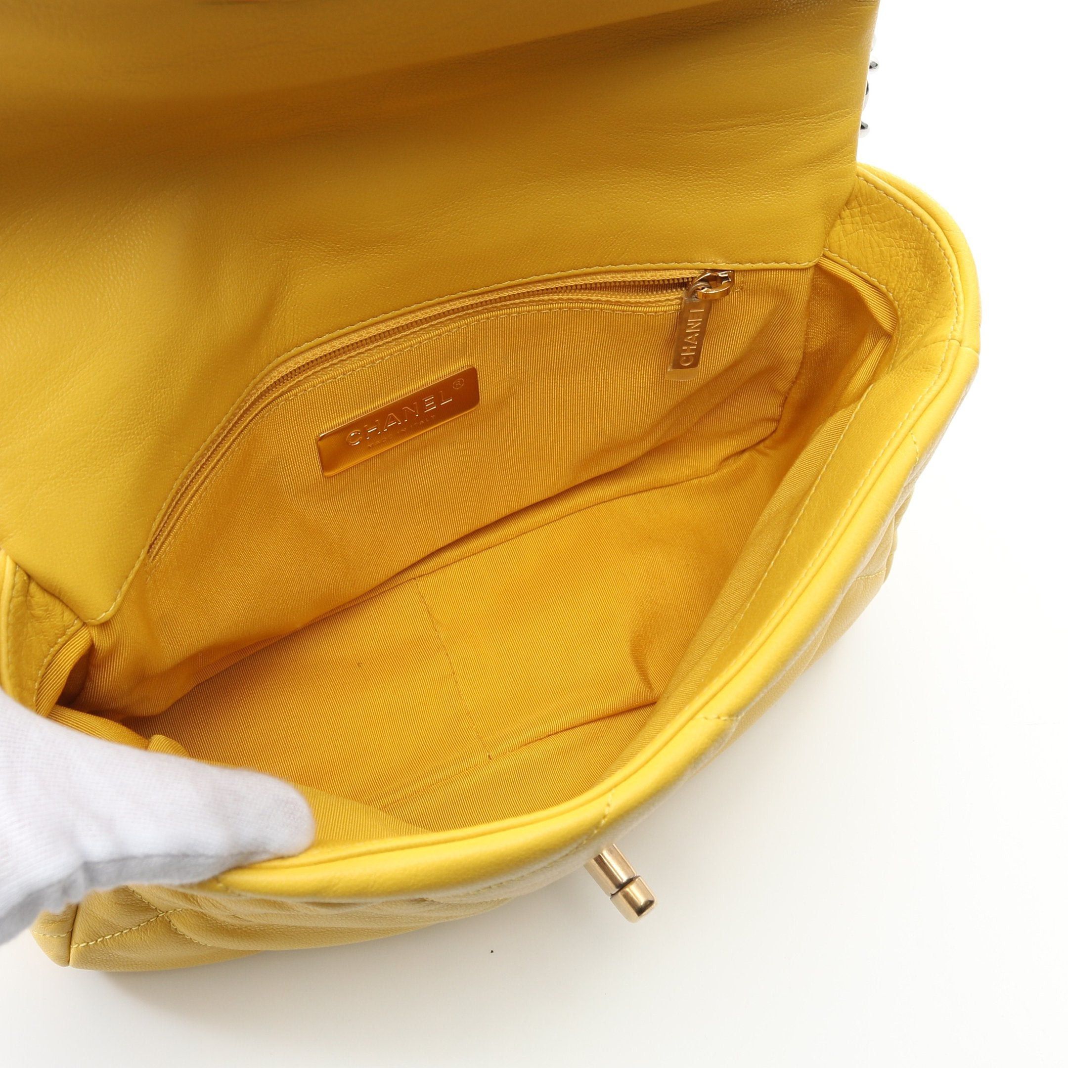 Chanel Chanel 19 Dizeneuf Matelasse Chain Shoulder Bag Lambskin Yellow Combination Metal Fittings Size ONE SIZE - 3 Thumbnail