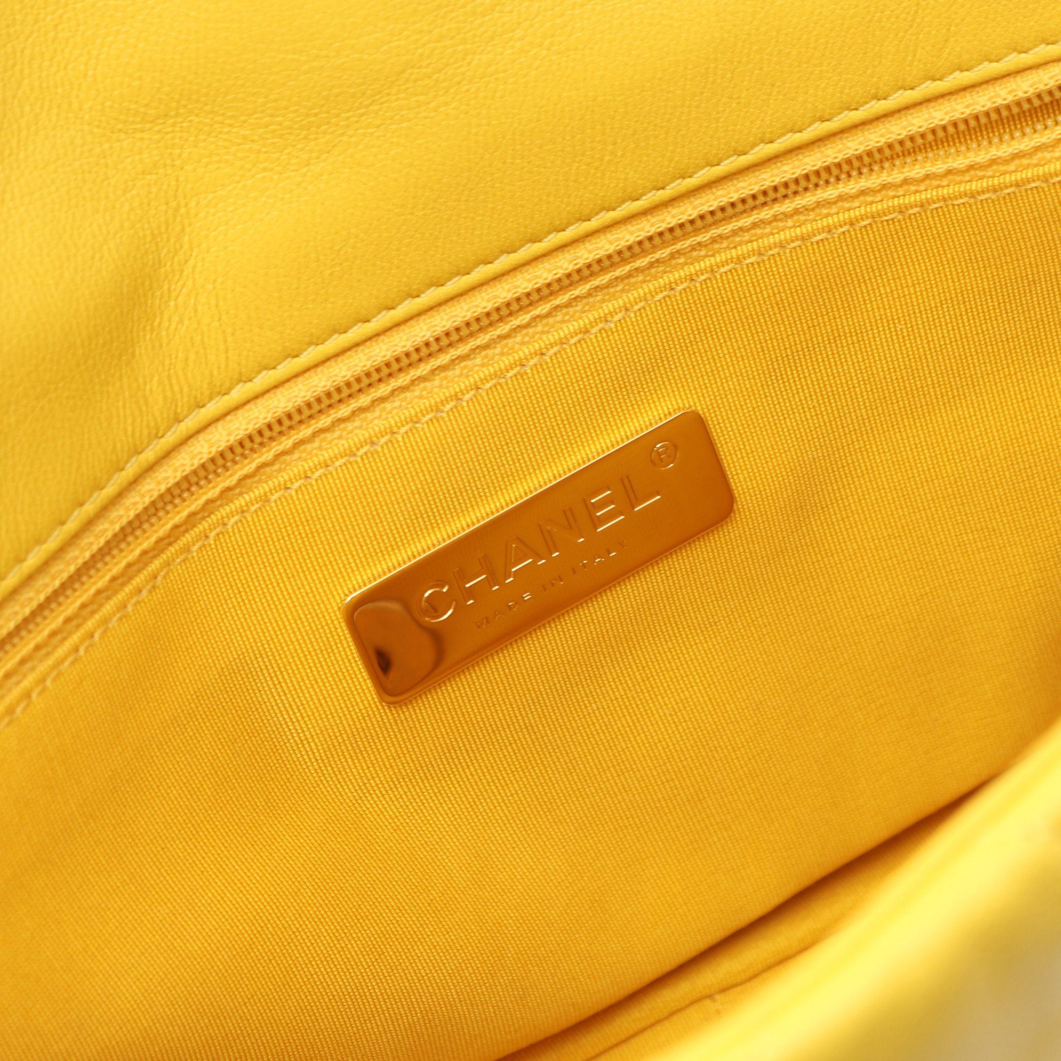 Chanel Chanel 19 Dizeneuf Matelasse Chain Shoulder Bag Lambskin Yellow Combination Metal Fittings Size ONE SIZE - 4 Thumbnail