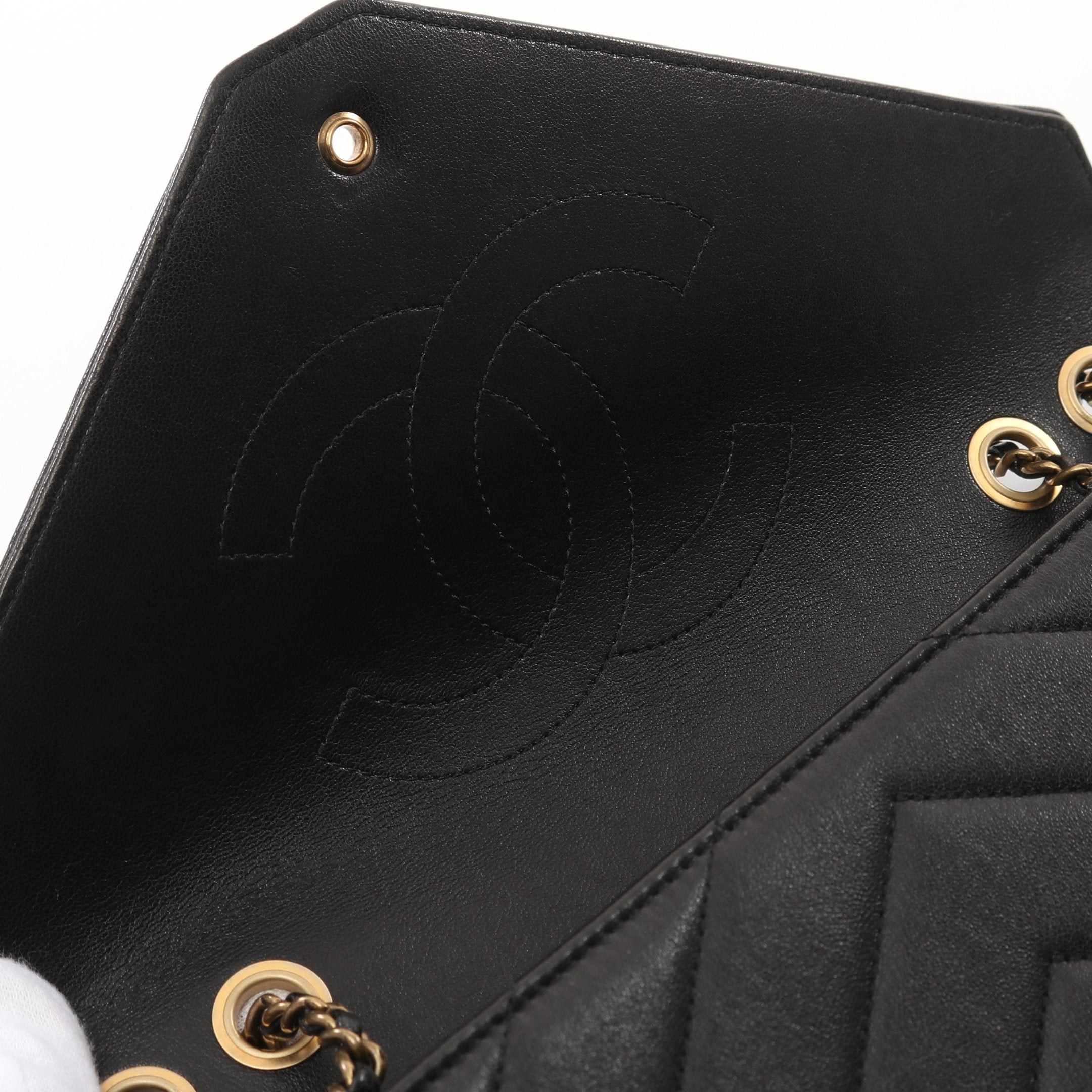 Chanel Chanel Chevron V-Stitch Chain Shoulder Bag Lambskin Black Antique Gold Hardware Size ONE SIZE - 11 Thumbnail