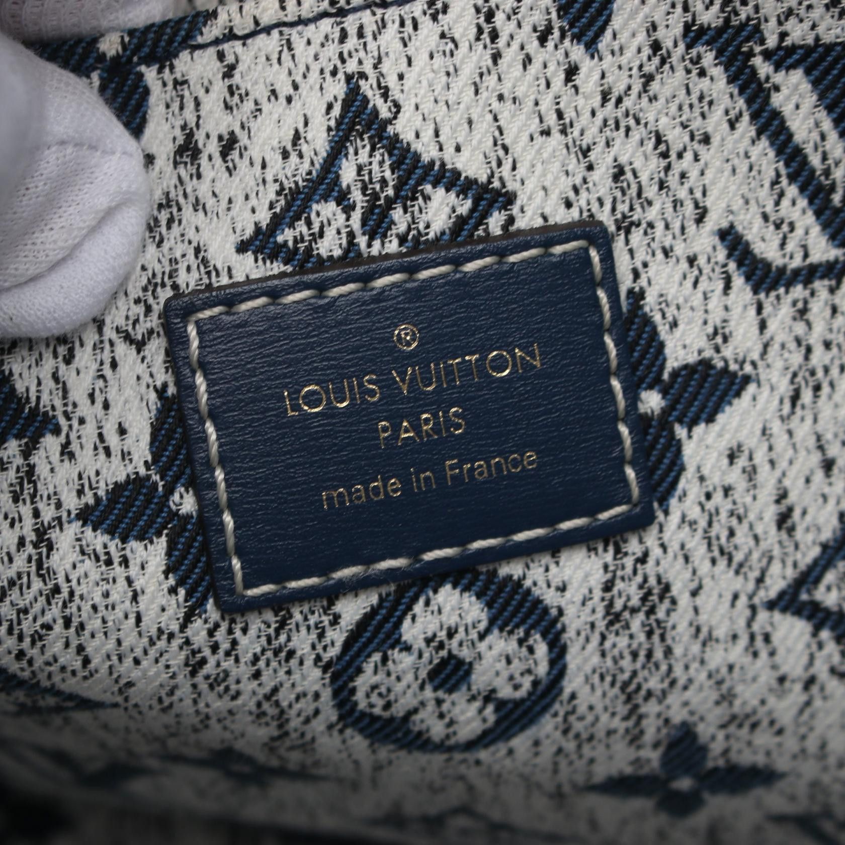 Louis Vuitton Louis Vuitton On-The-Go Mm Monogram Jacquard Denim Shoulder Bag Tote Leather Blue White Navy Size ONE SIZE - 4 Thumbnail