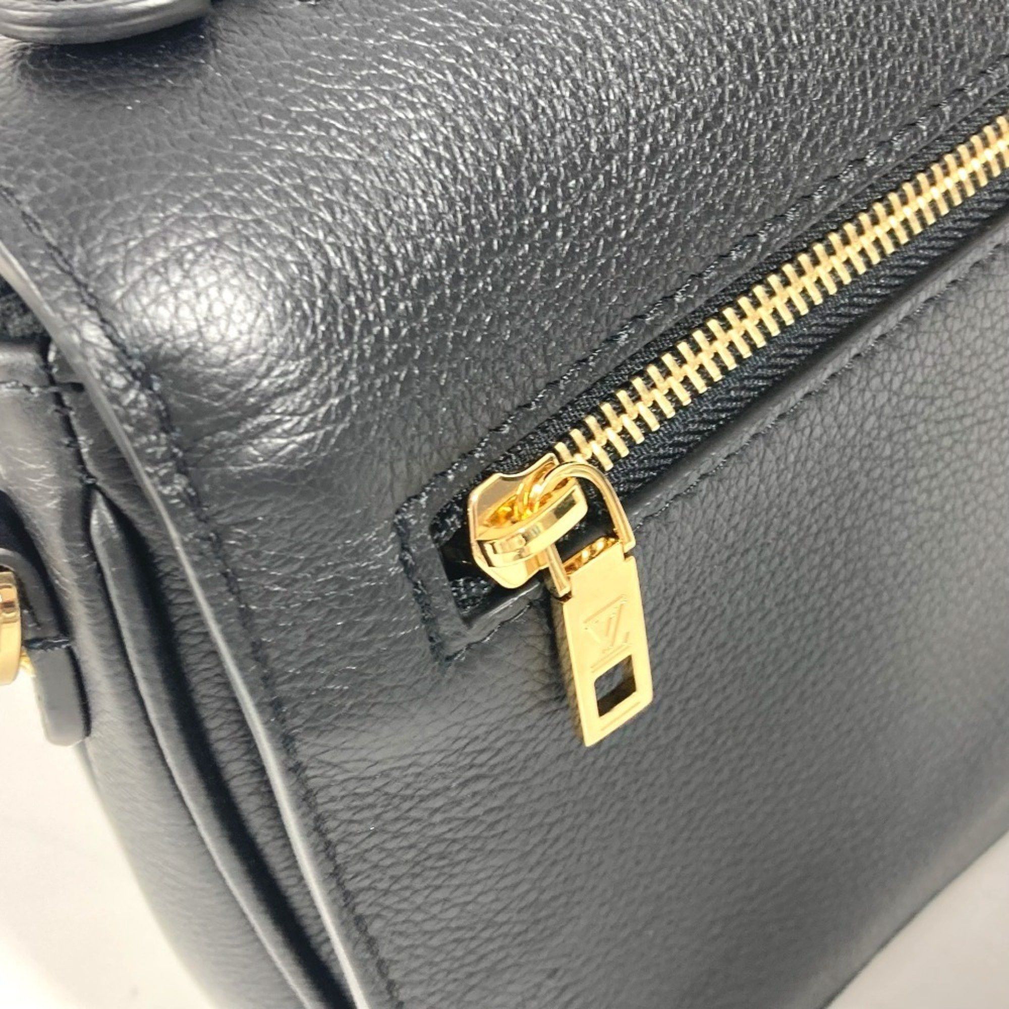 Louis Vuitton Louis Vuitton Lockme handbag Size ONE SIZE - 10 Thumbnail