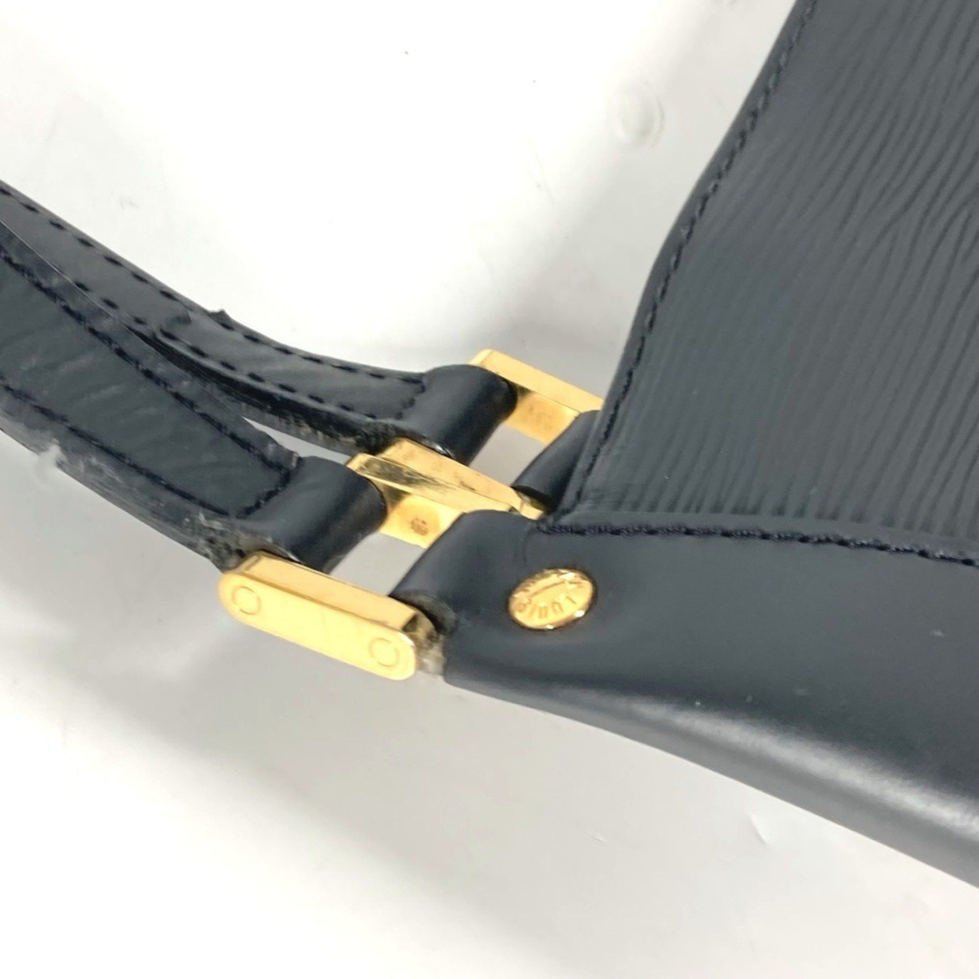 Louis Vuitton Louis Vuitton Mandala shoulder Size ONE SIZE - 12 Thumbnail