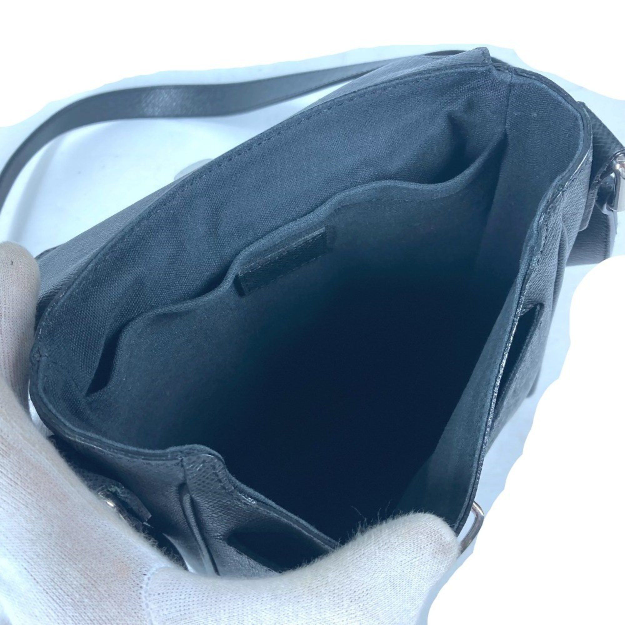 Louis Vuitton Louis Vuitton Luka shoulder Size ONE SIZE - 14 Thumbnail
