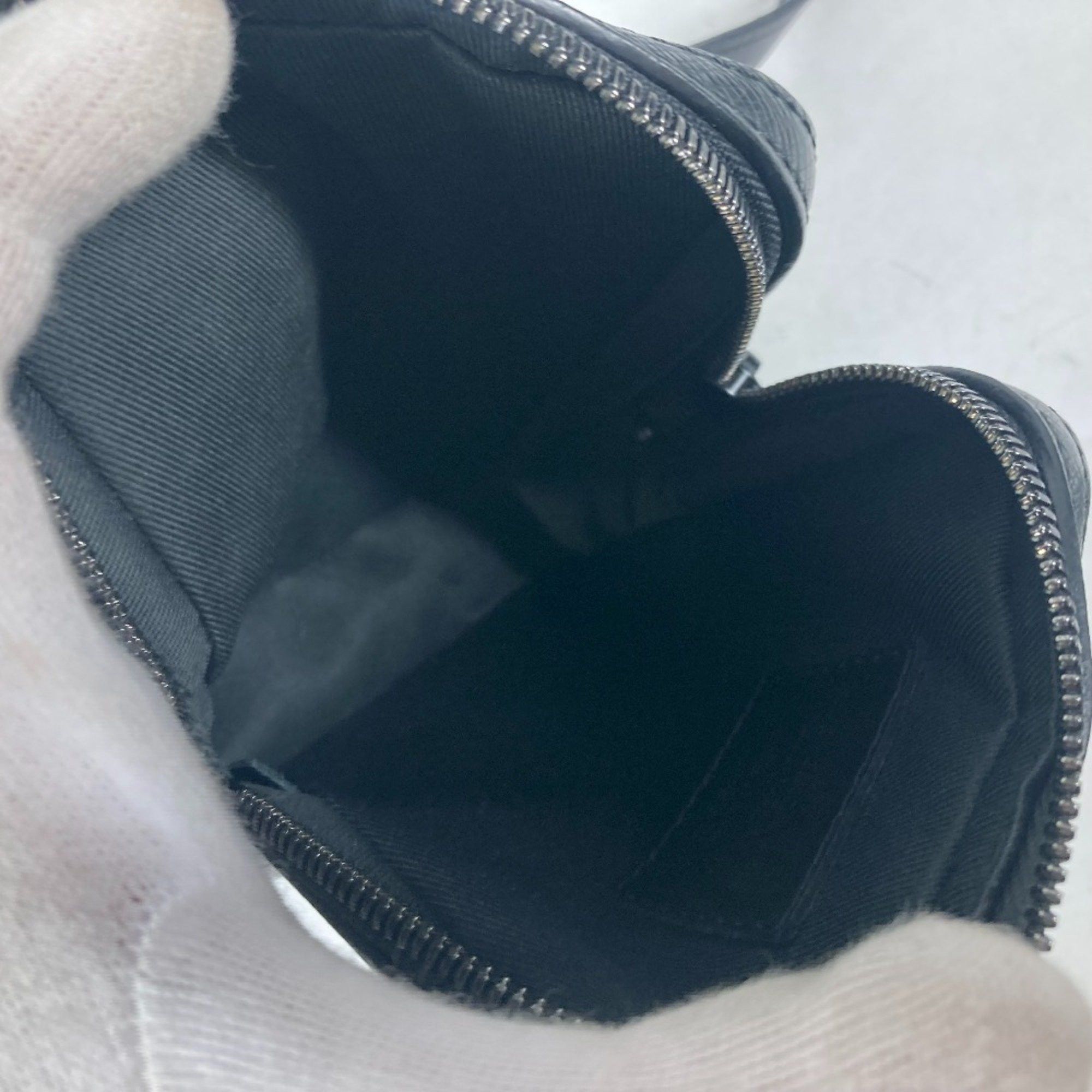 Louis Vuitton Louis Vuitton Danube clutch Size ONE SIZE - 13 Thumbnail