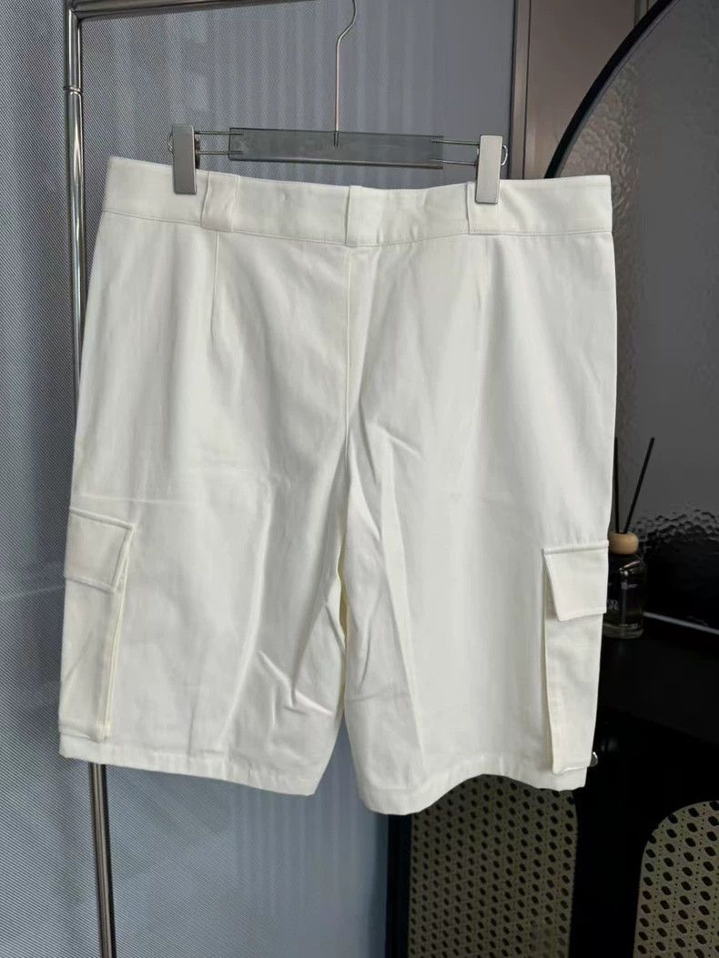 Louis Vuitton Louis Vuitton White Cargo Shorts with Tags-yf Size US 44 / EU 60 - 2 Thumbnail