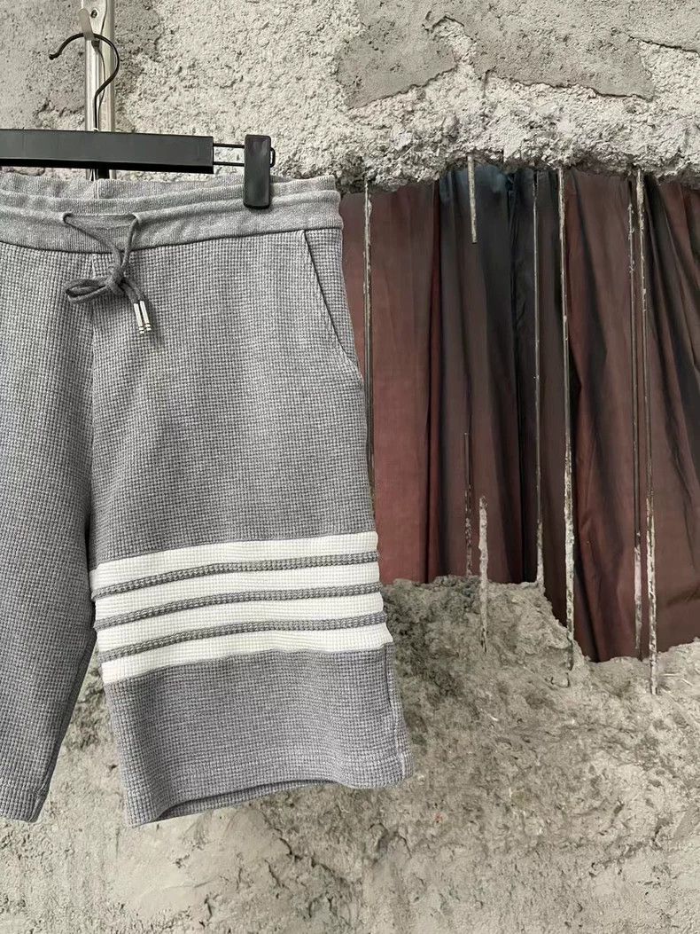 Thom Browne Thom Browne Gray and White Stripe Shorts-yf Size US 26 / EU 42 - 4 Thumbnail