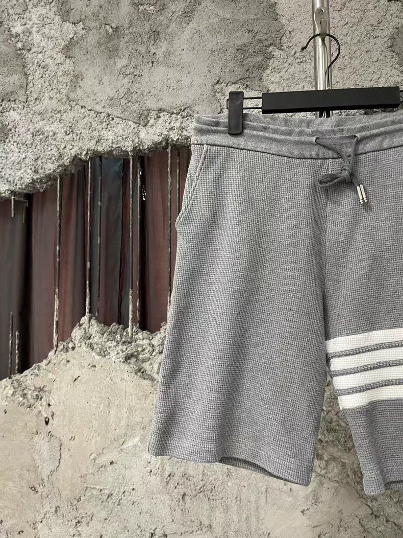 Thom Browne Thom Browne Gray and White Stripe Shorts-yf Size US 26 / EU 42 - 3 Thumbnail
